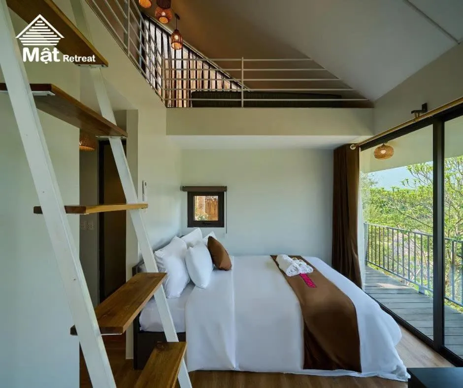 Bed in Mật Retreat