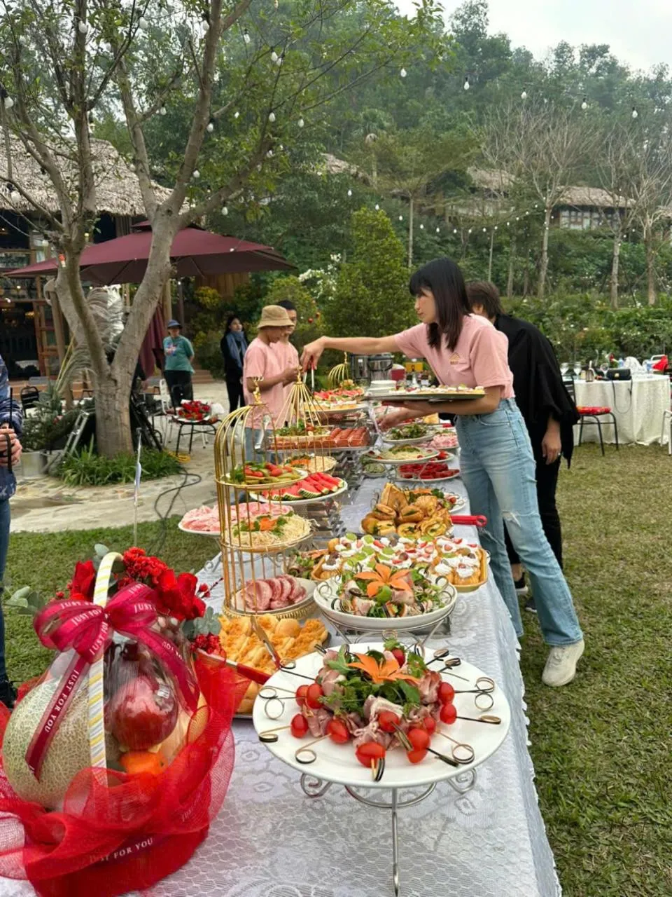 Breakfast in Mật Retreat