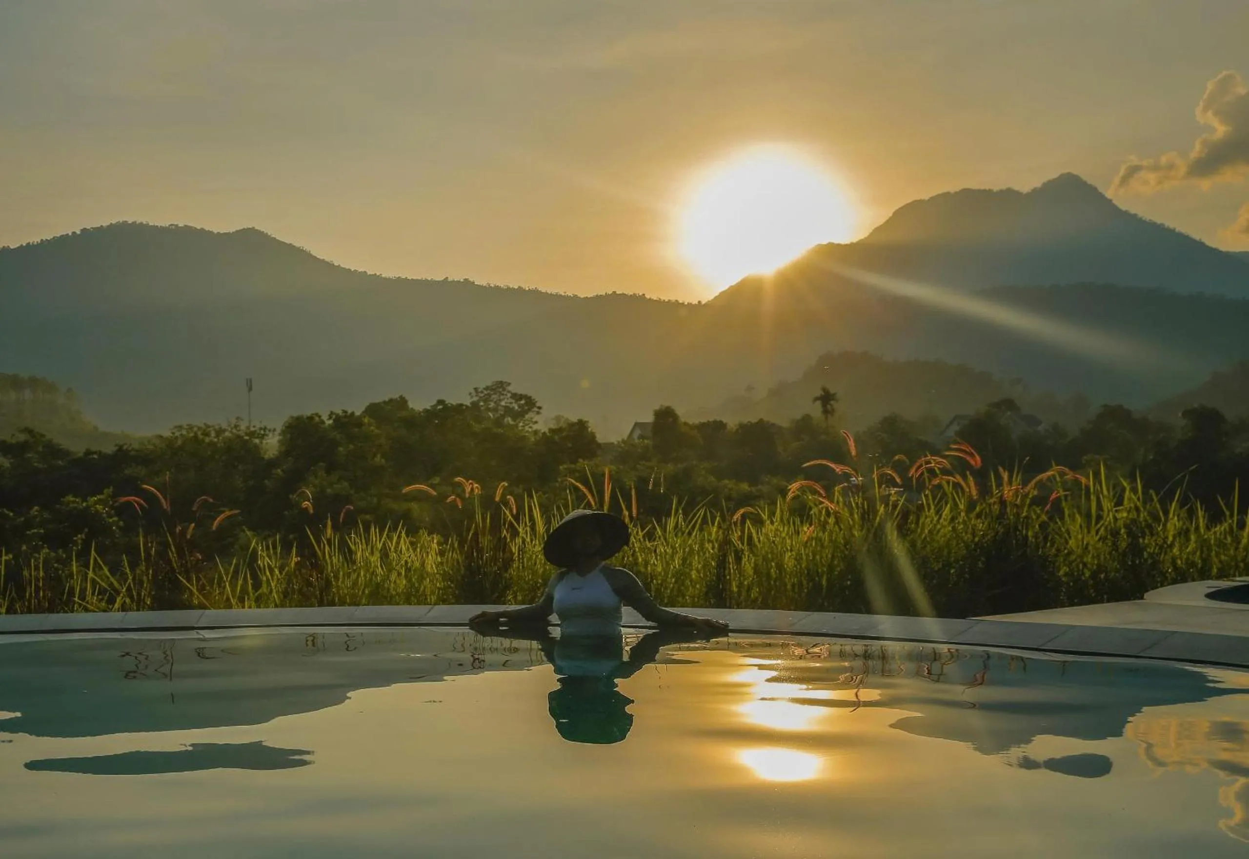 Swimming pool in Mật Retreat