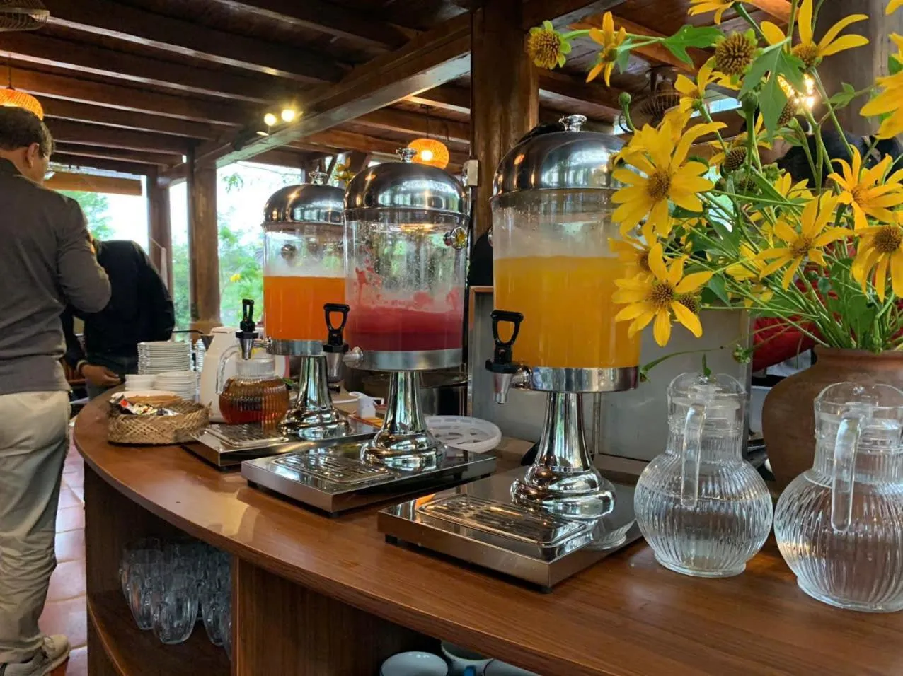Breakfast in Mật Retreat
