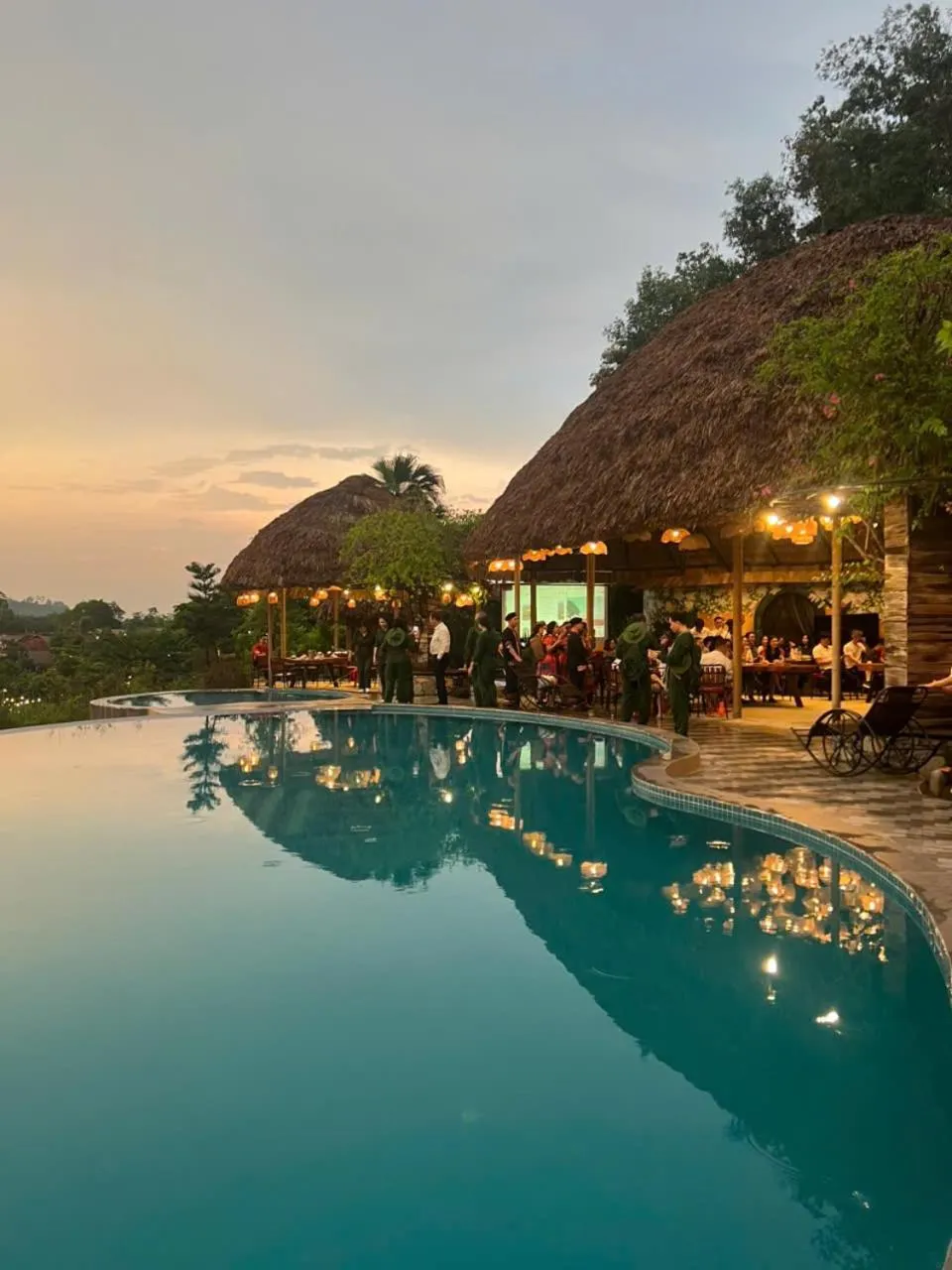 Swimming pool in Mật Retreat