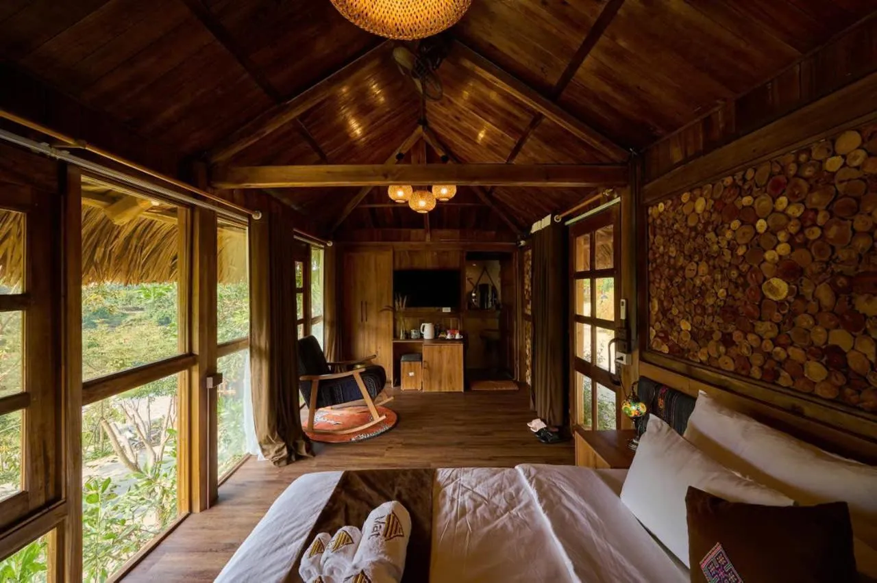 Bed in Mật Retreat