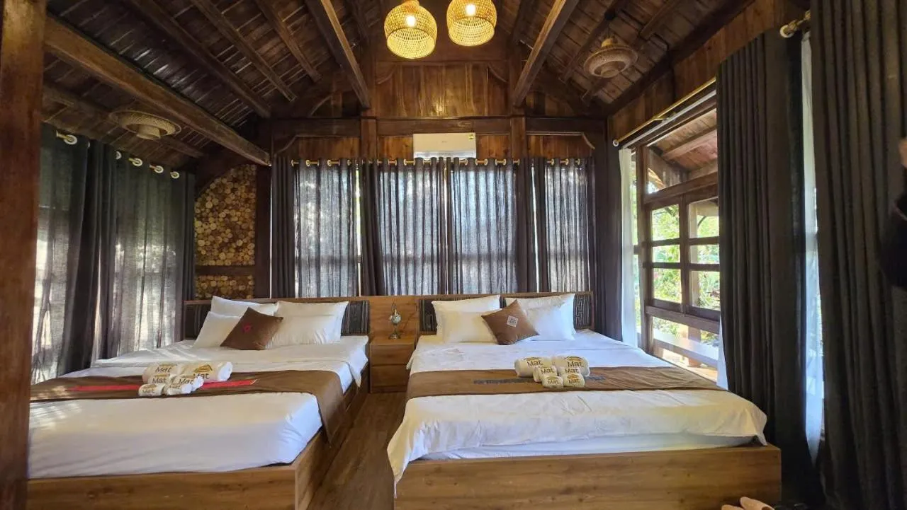 Bed in Mật Retreat