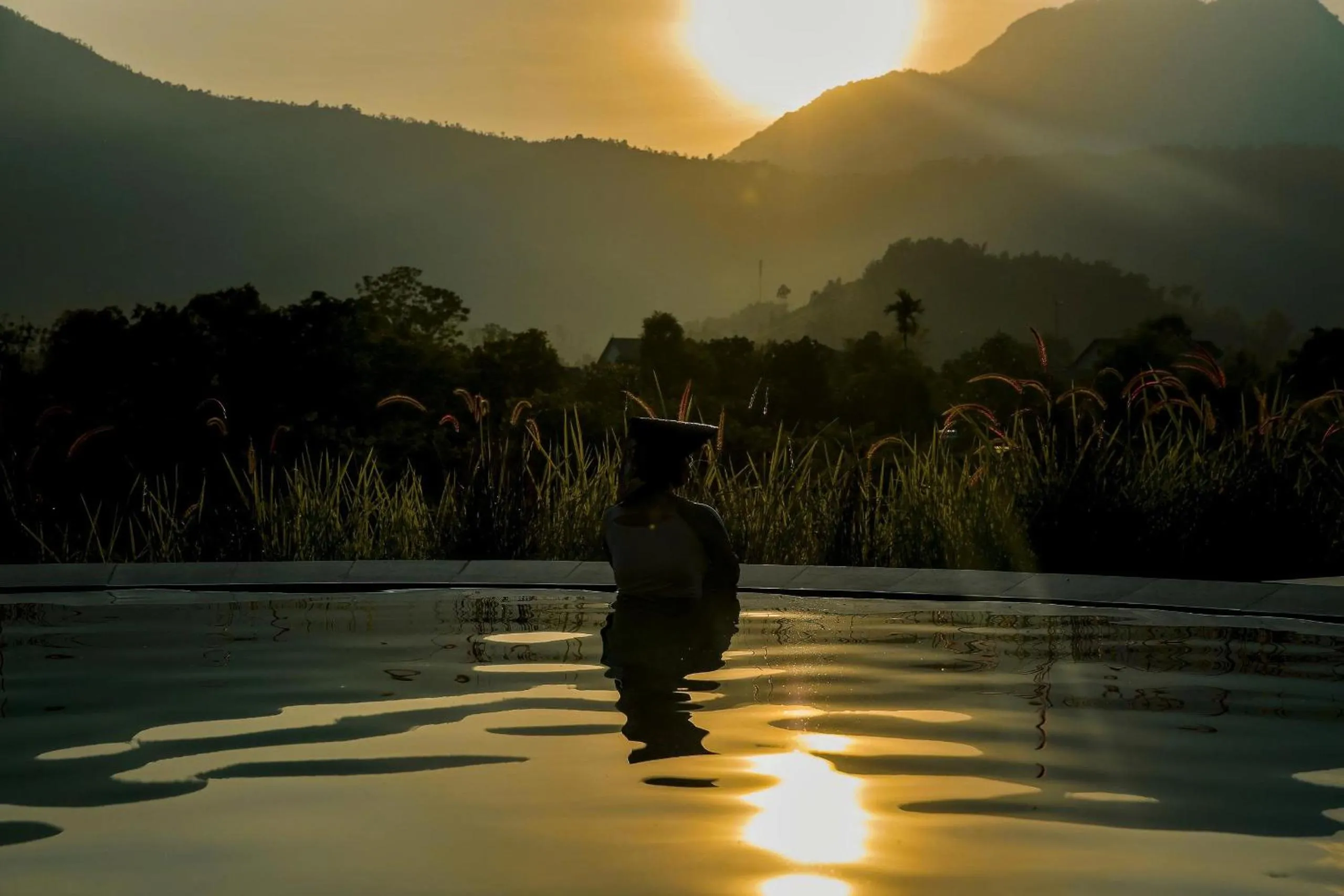 Swimming pool in Mật Retreat