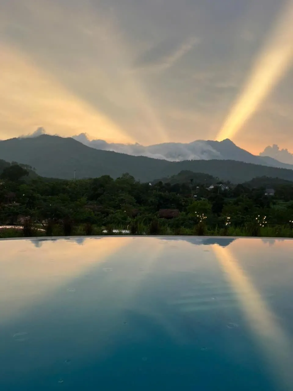 Swimming pool in Mật Retreat