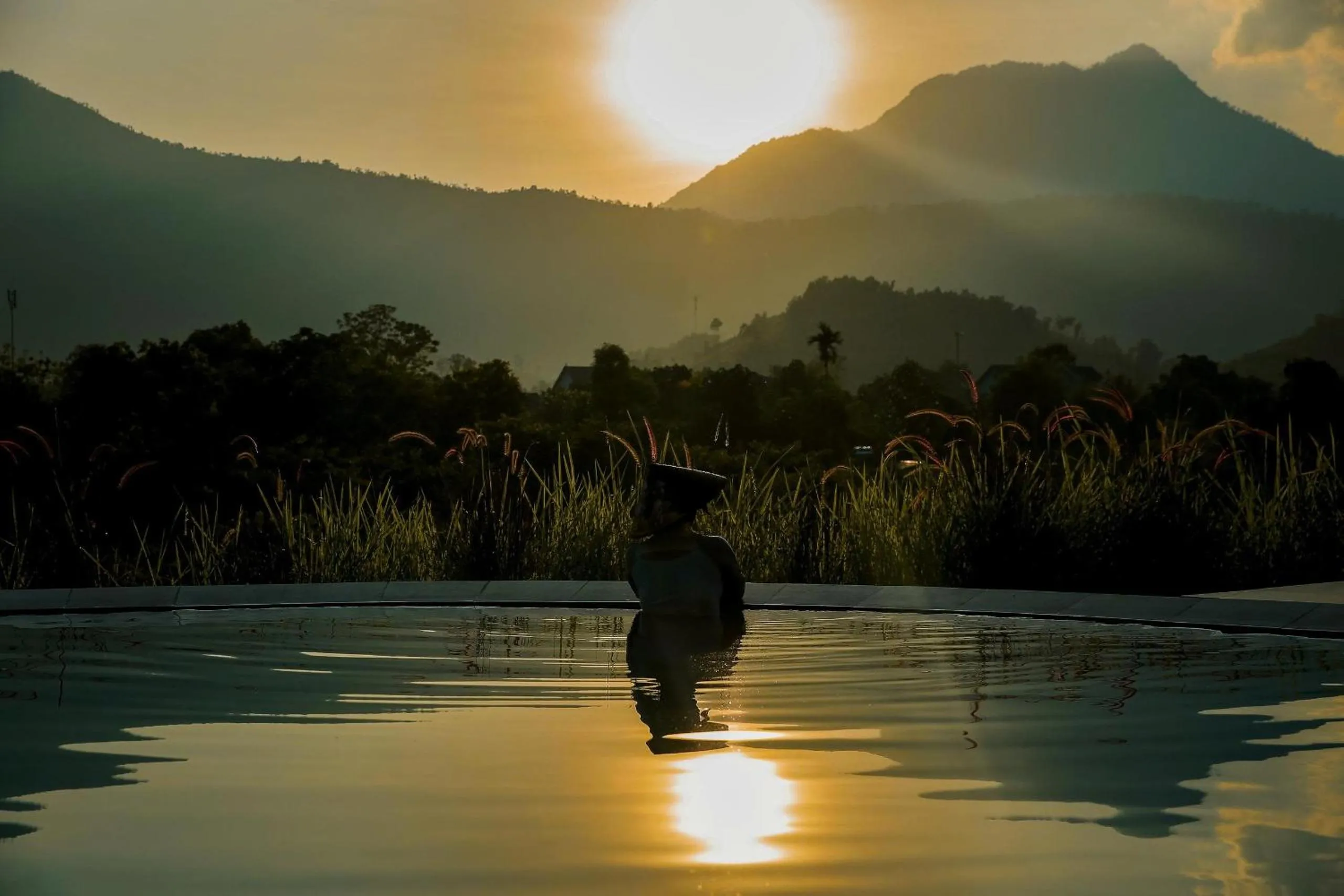 Swimming pool in Mật Retreat