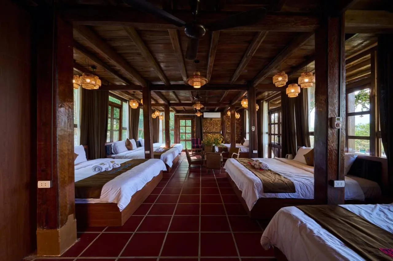 Bed in Mật Retreat