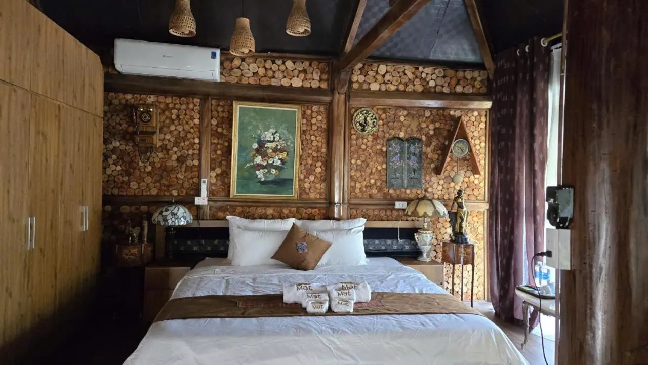 Bed in Mật Retreat