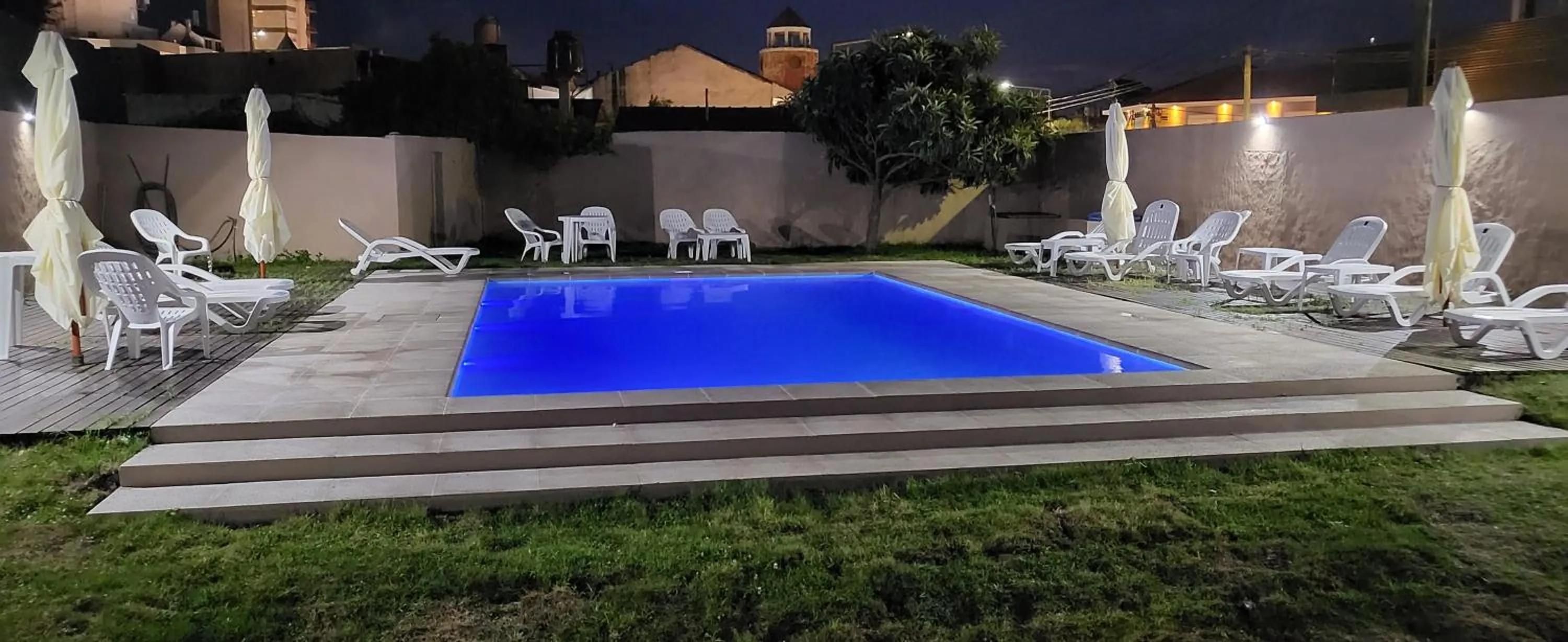 Swimming pool in Hotel El Velero