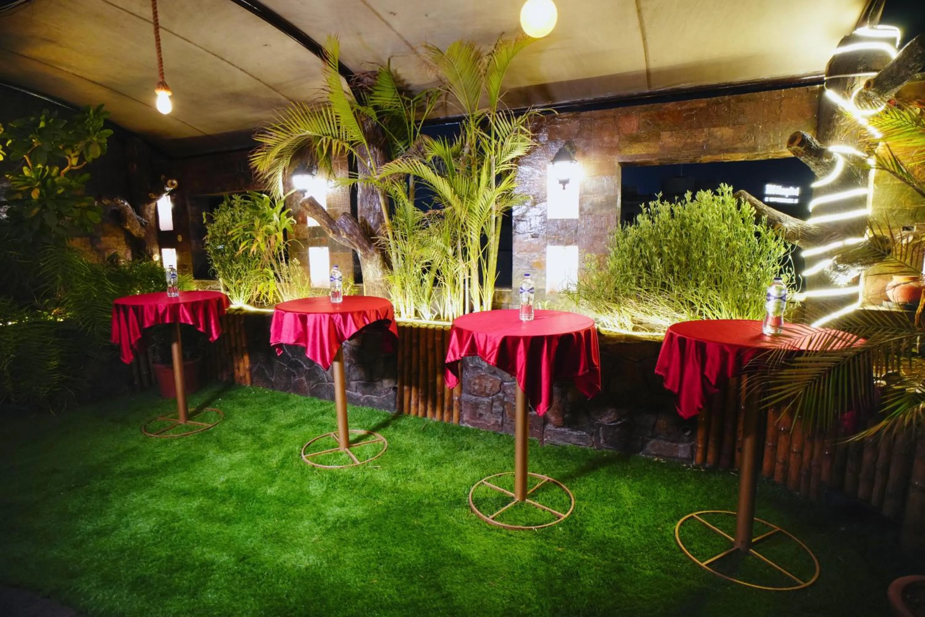 Hari's Court Inns & Hotels