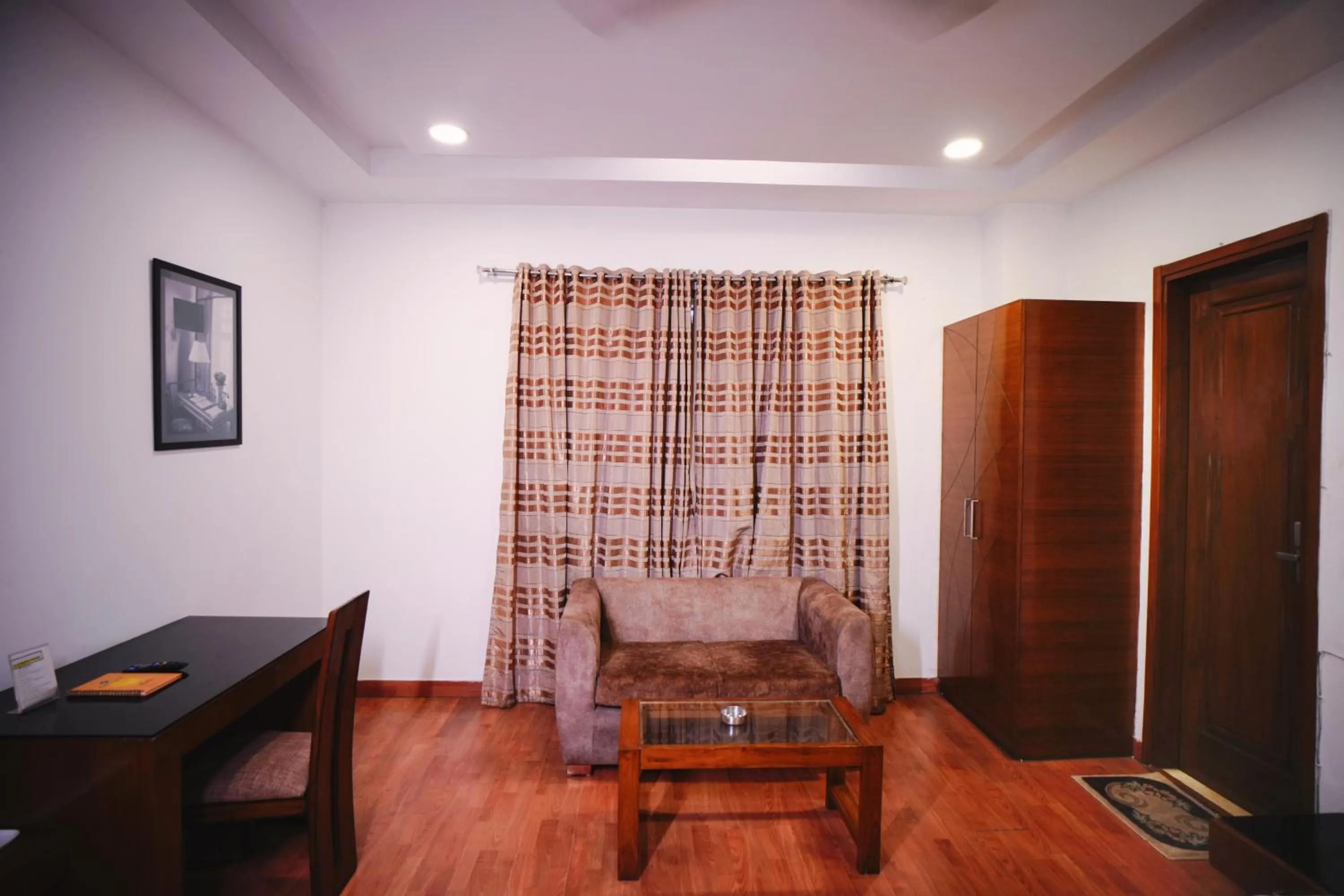 Hari's Court Inns & Hotels