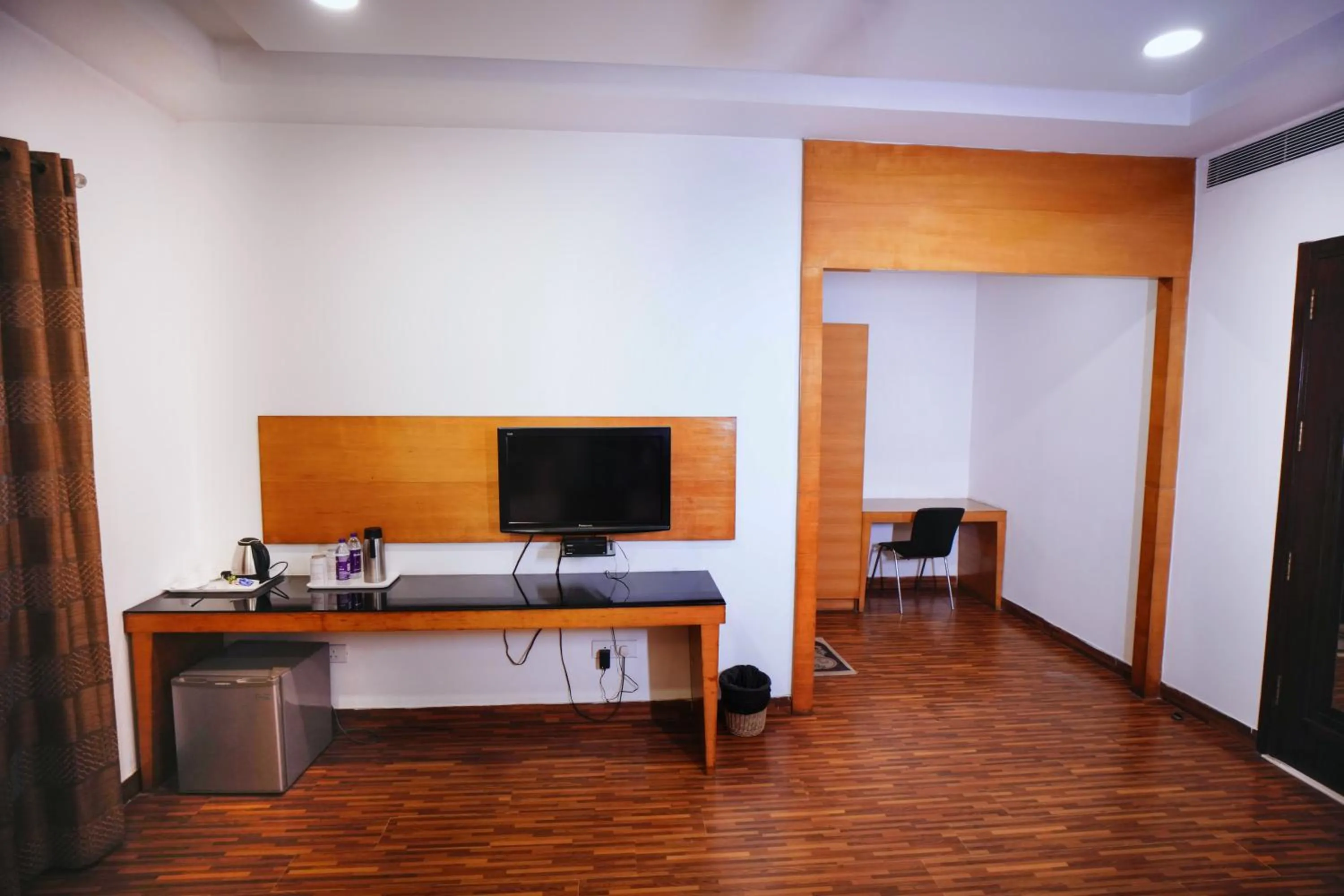 Hari's Court Inns & Hotels