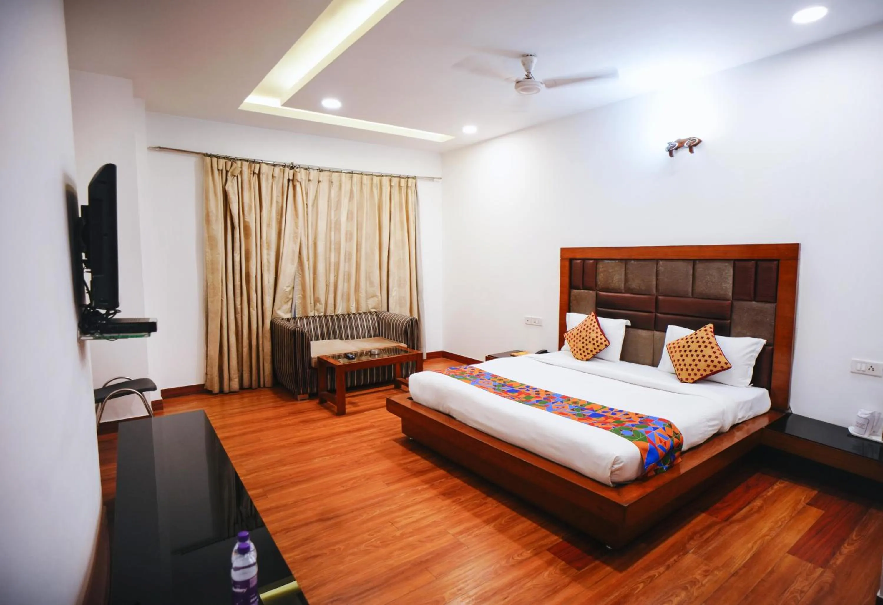 Bed in Hari's Court Inns & Hotels