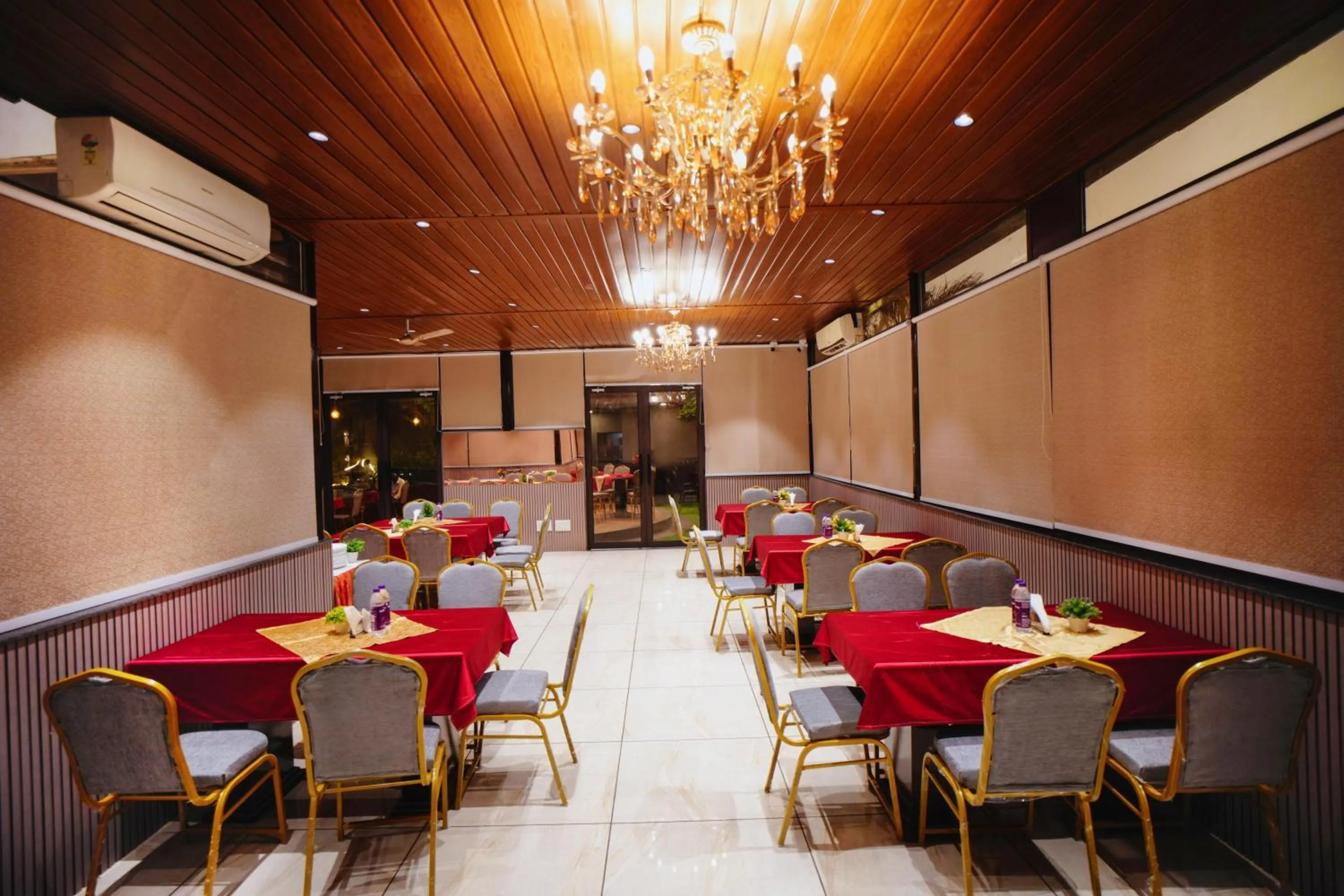 Hari's Court Inns & Hotels