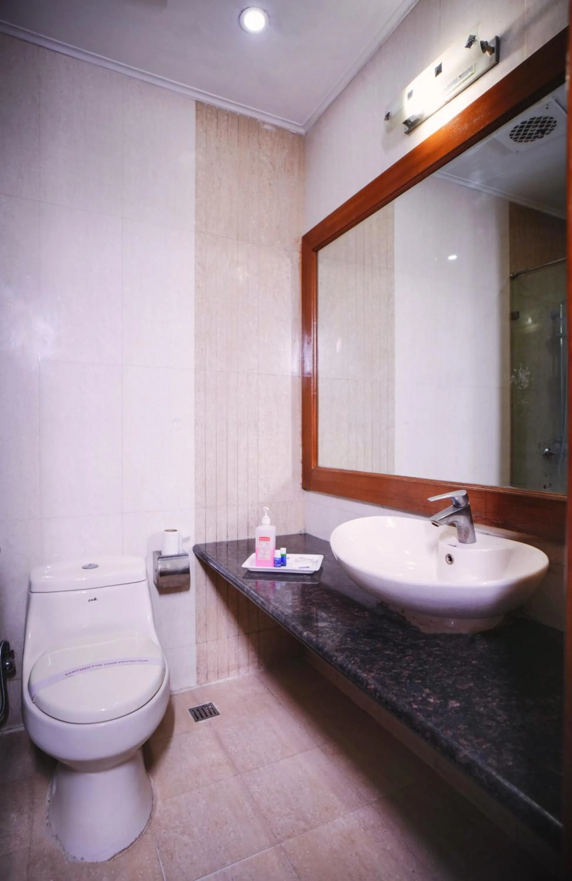 Hari's Court Inns & Hotels