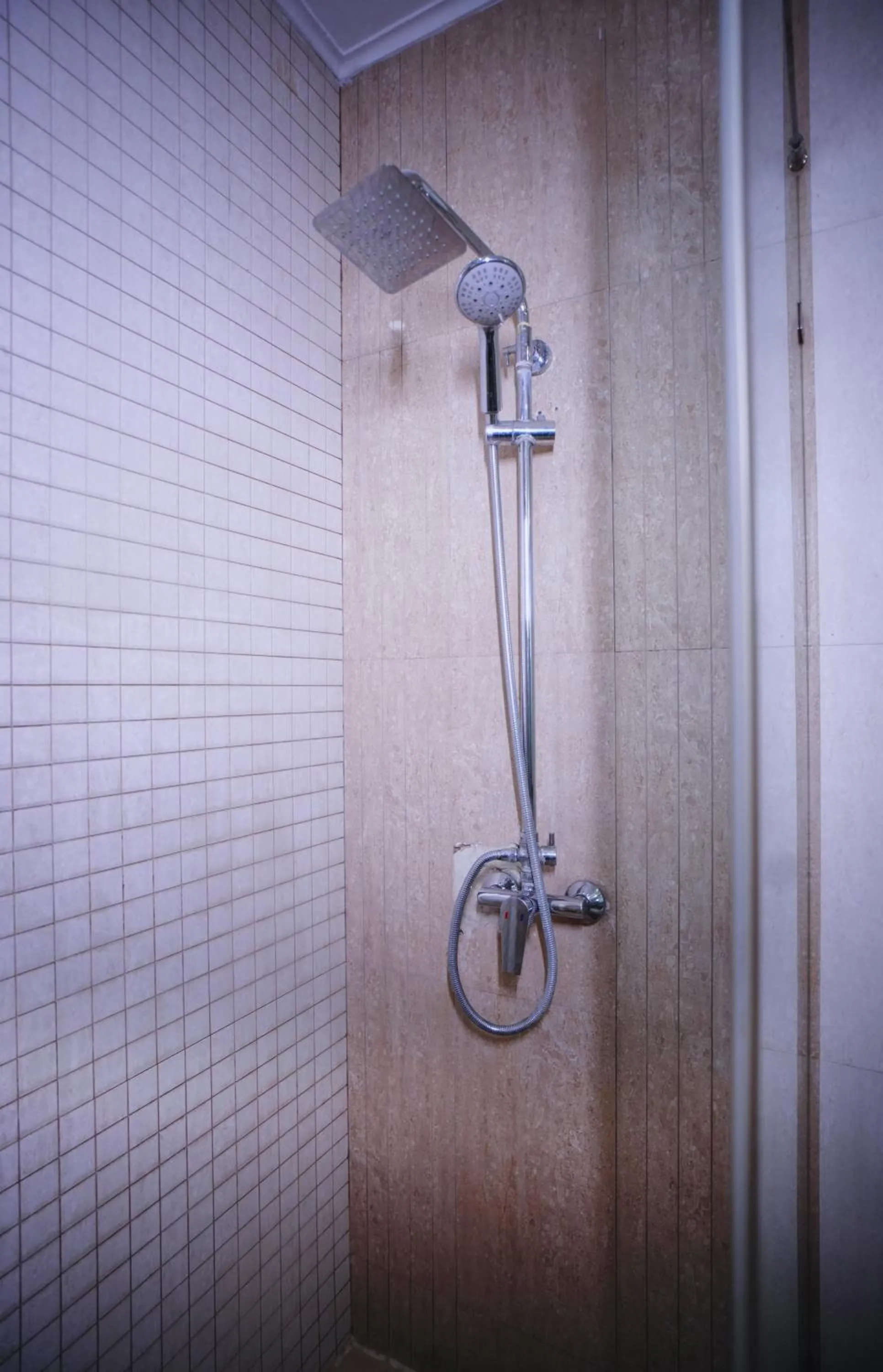 Hari's Court Inns & Hotels