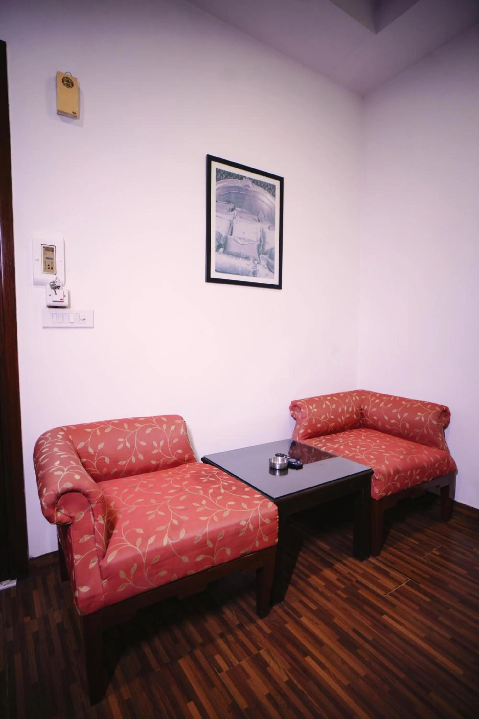 Hari's Court Inns & Hotels