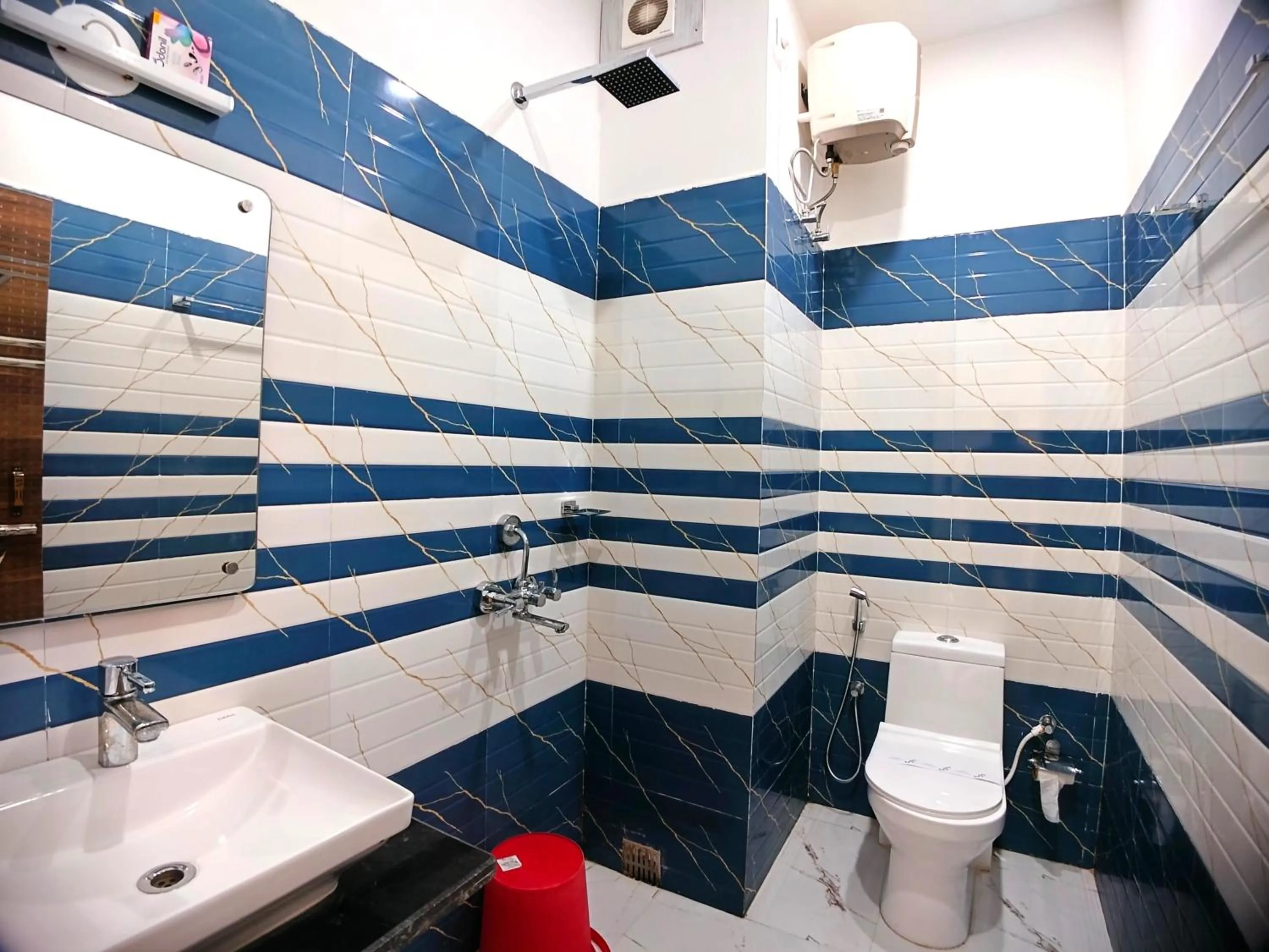 Shower in Elegant Beach Resort