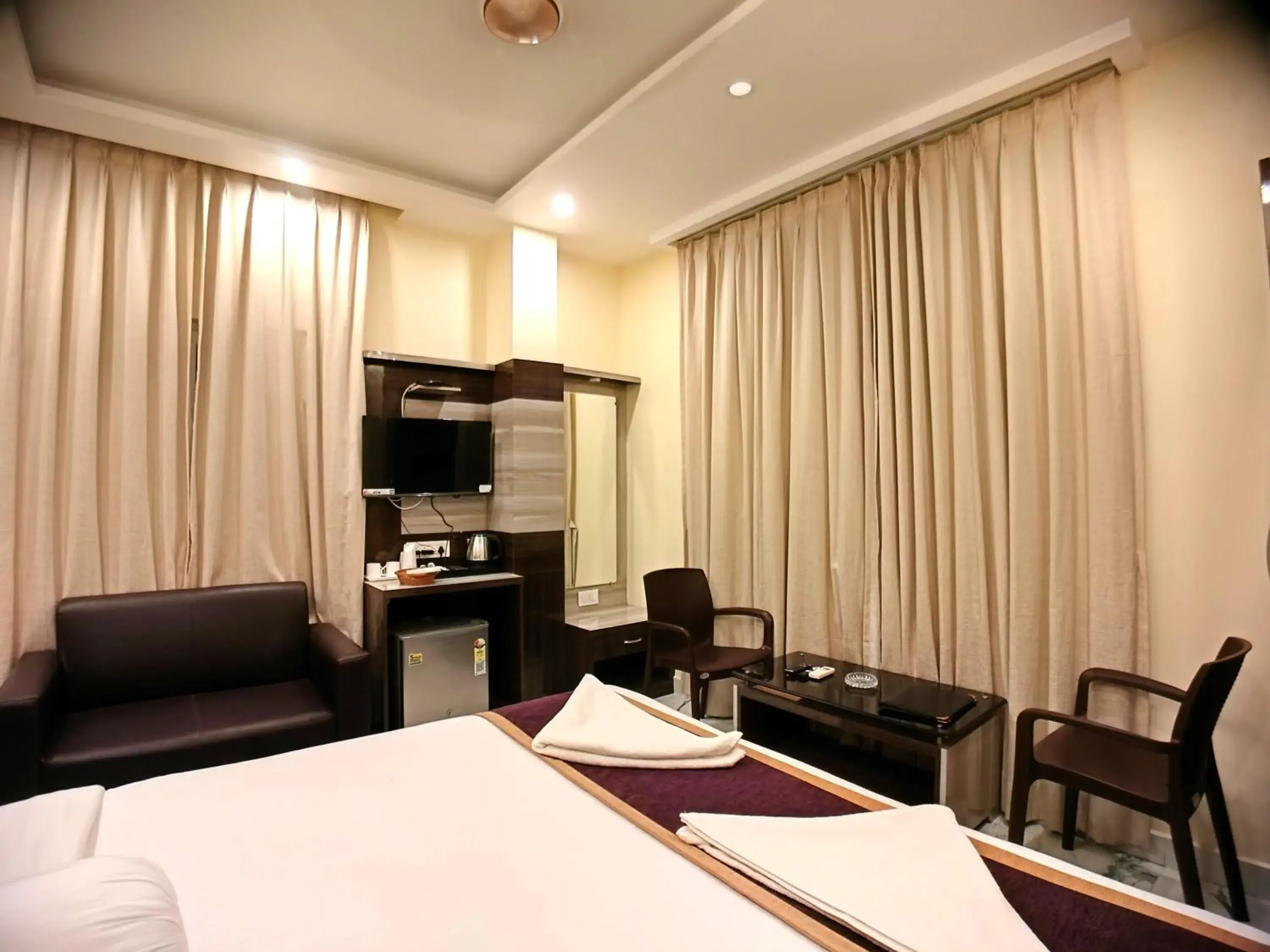 Bed in Elegant Beach Resort Bed in Elegant Beach Resort