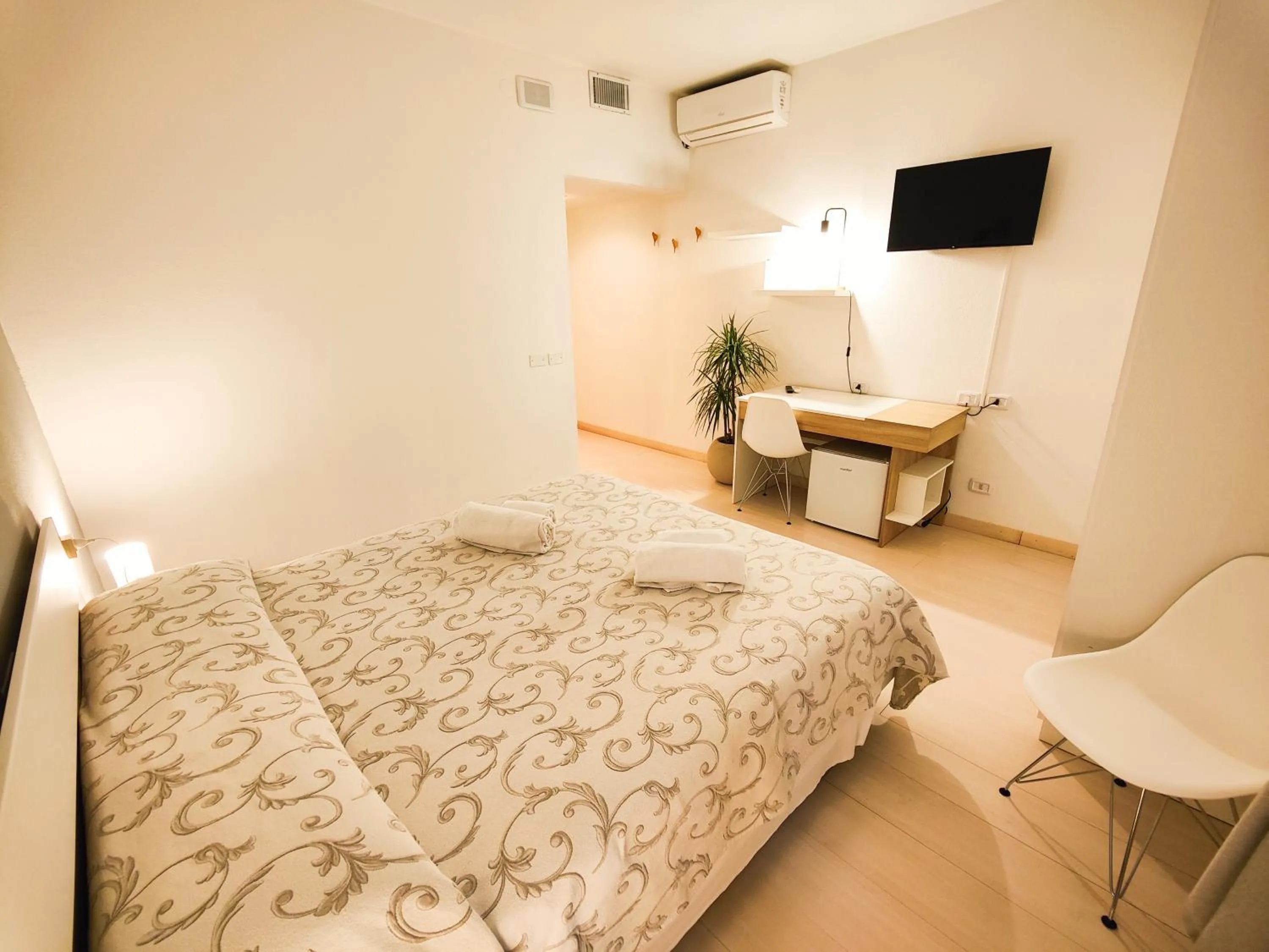 Bedroom, Bed in Albergo B&B Tenesi