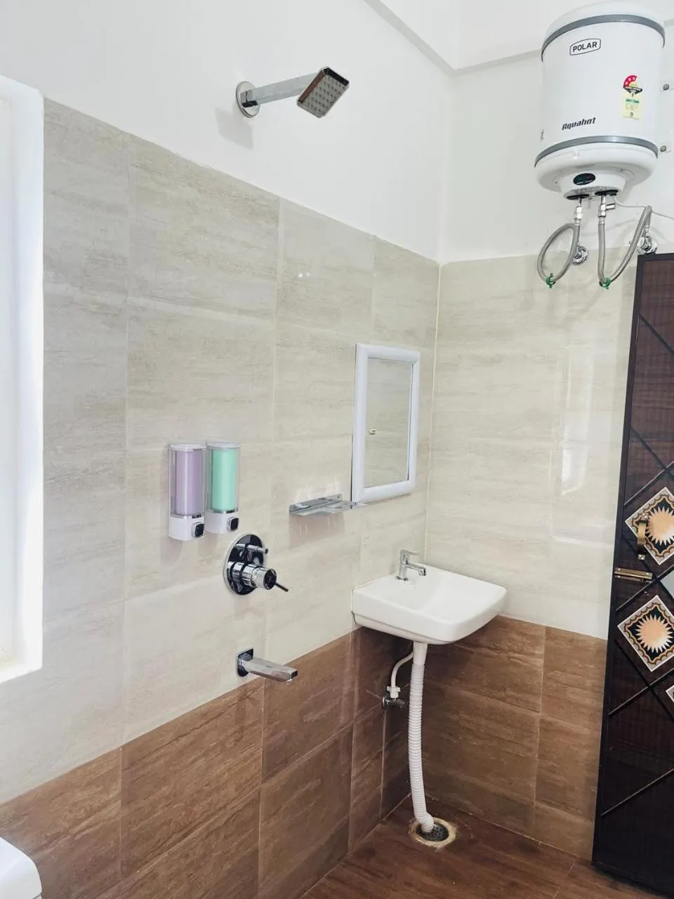 Shower in Alpine Inn