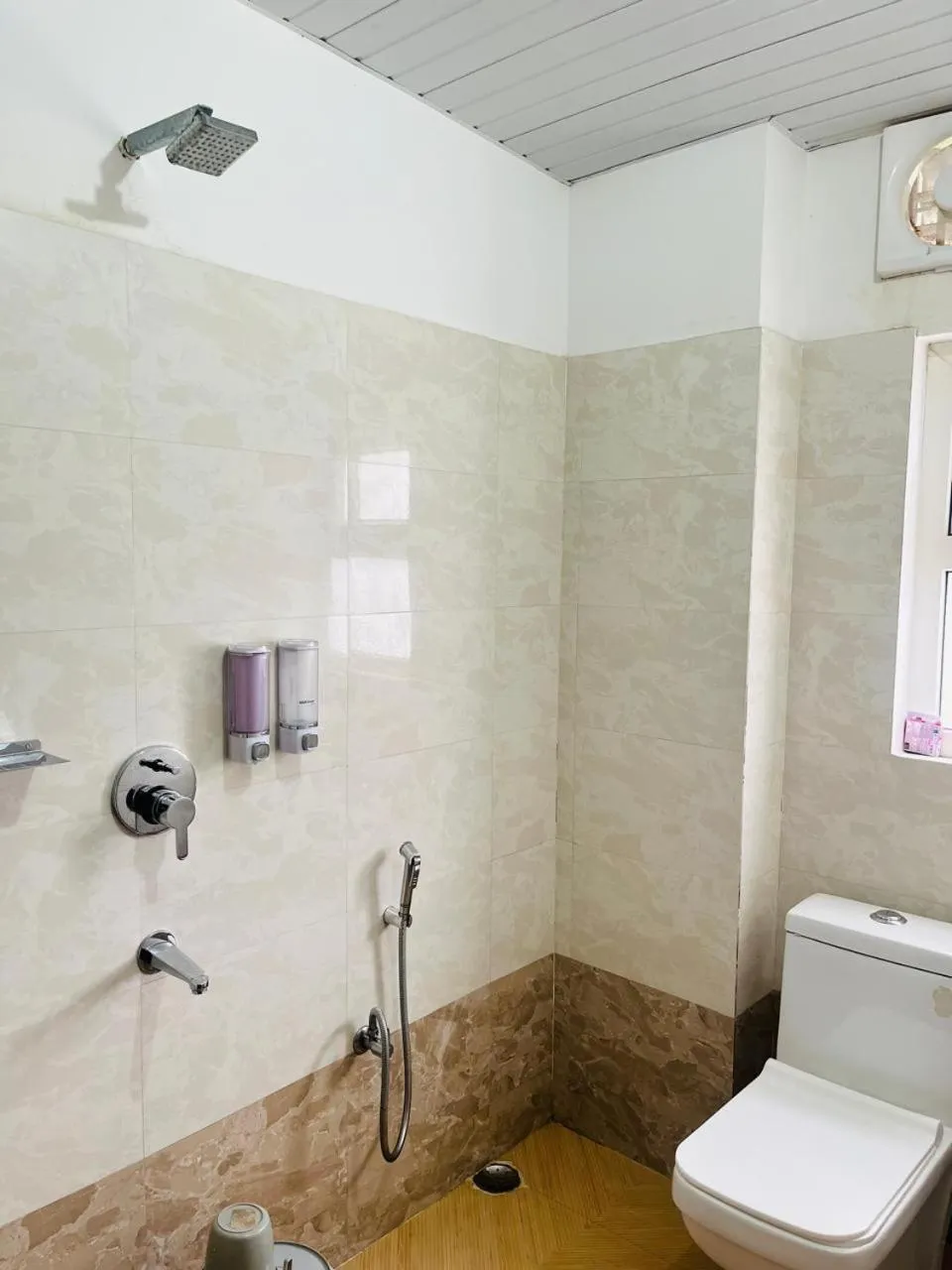 Shower in Alpine Inn