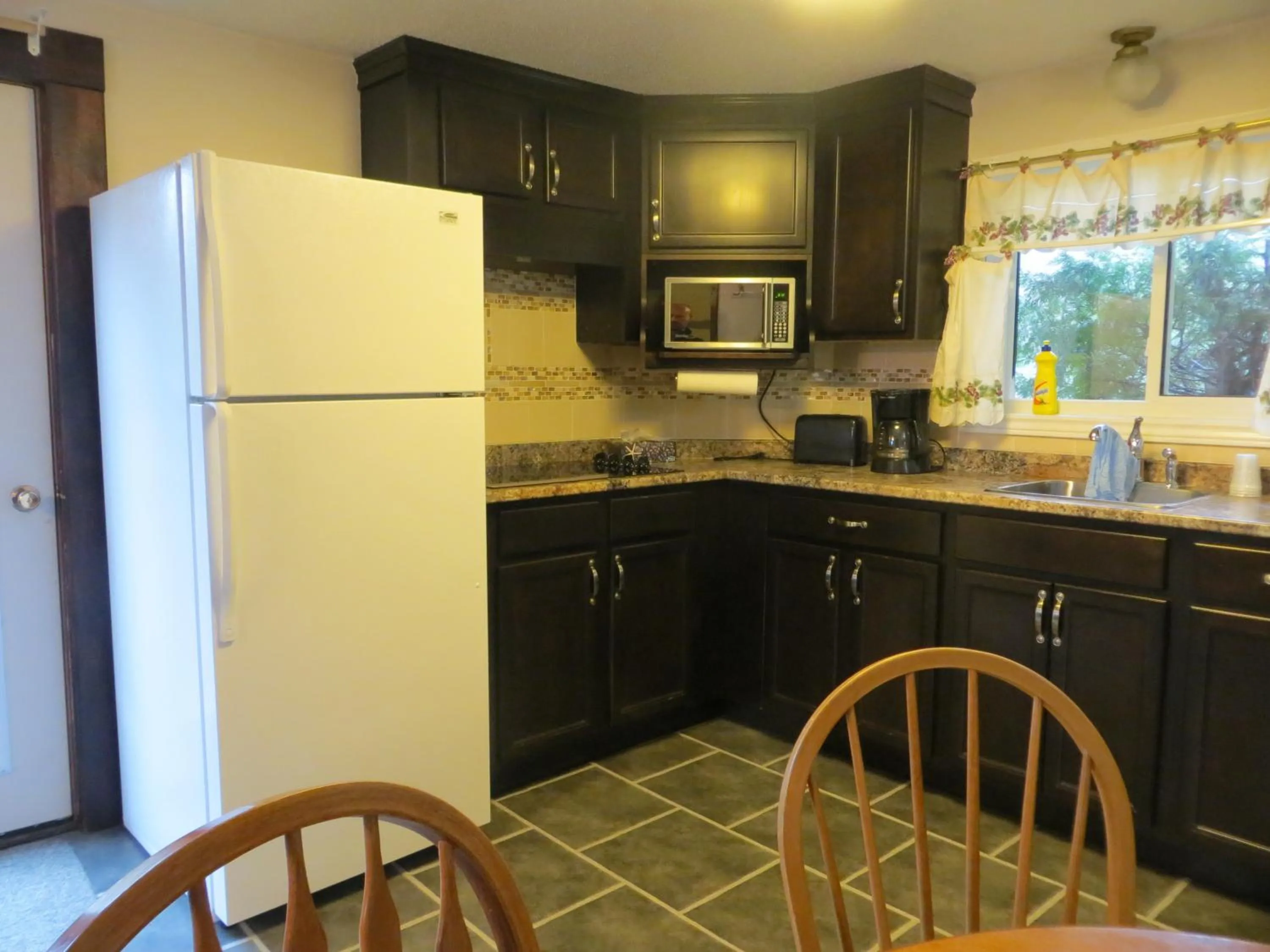 BBQ facilities in Sauble River Marina and Lodge Resort