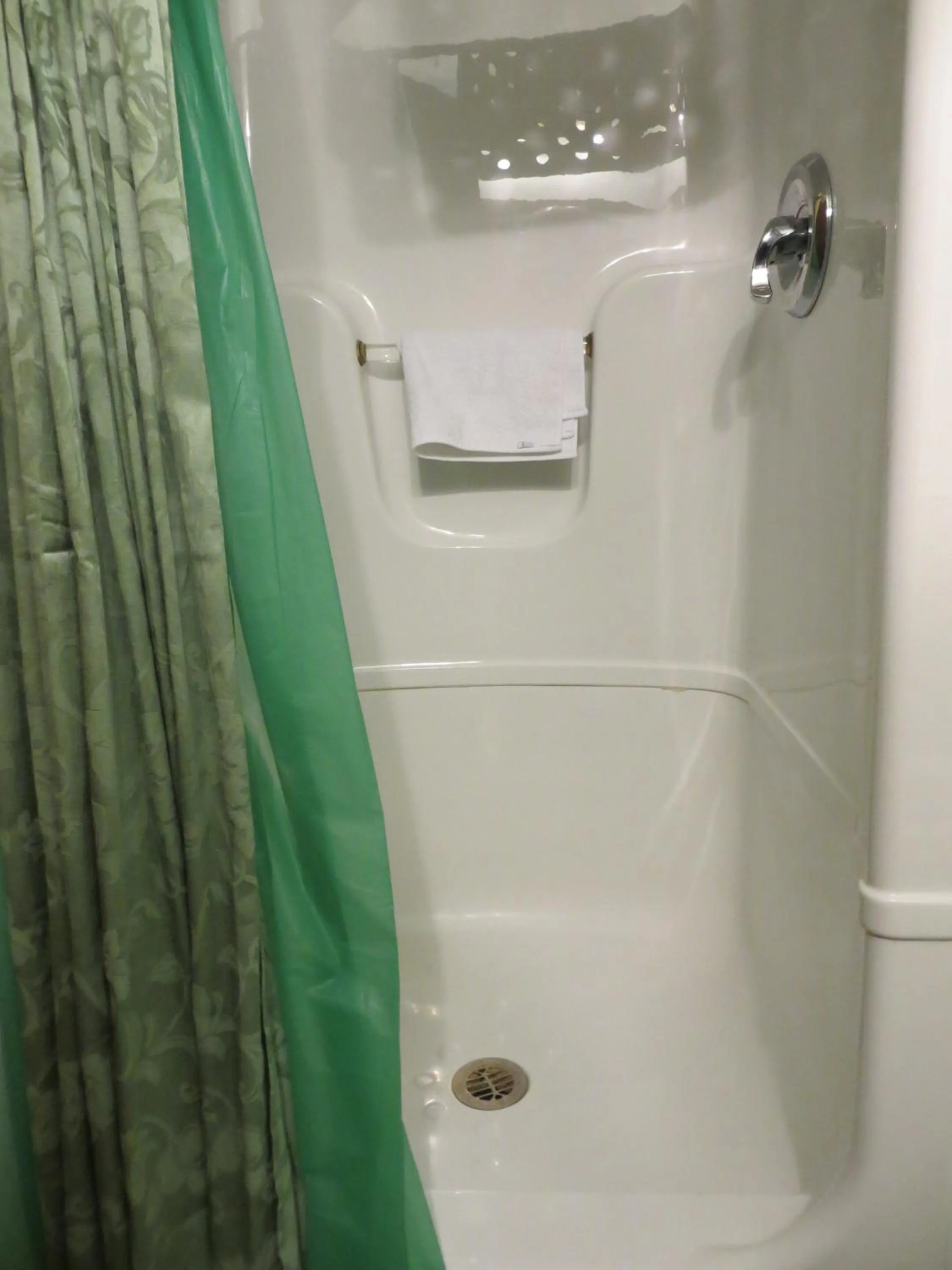 Shower in Sauble River Marina and Lodge Resort