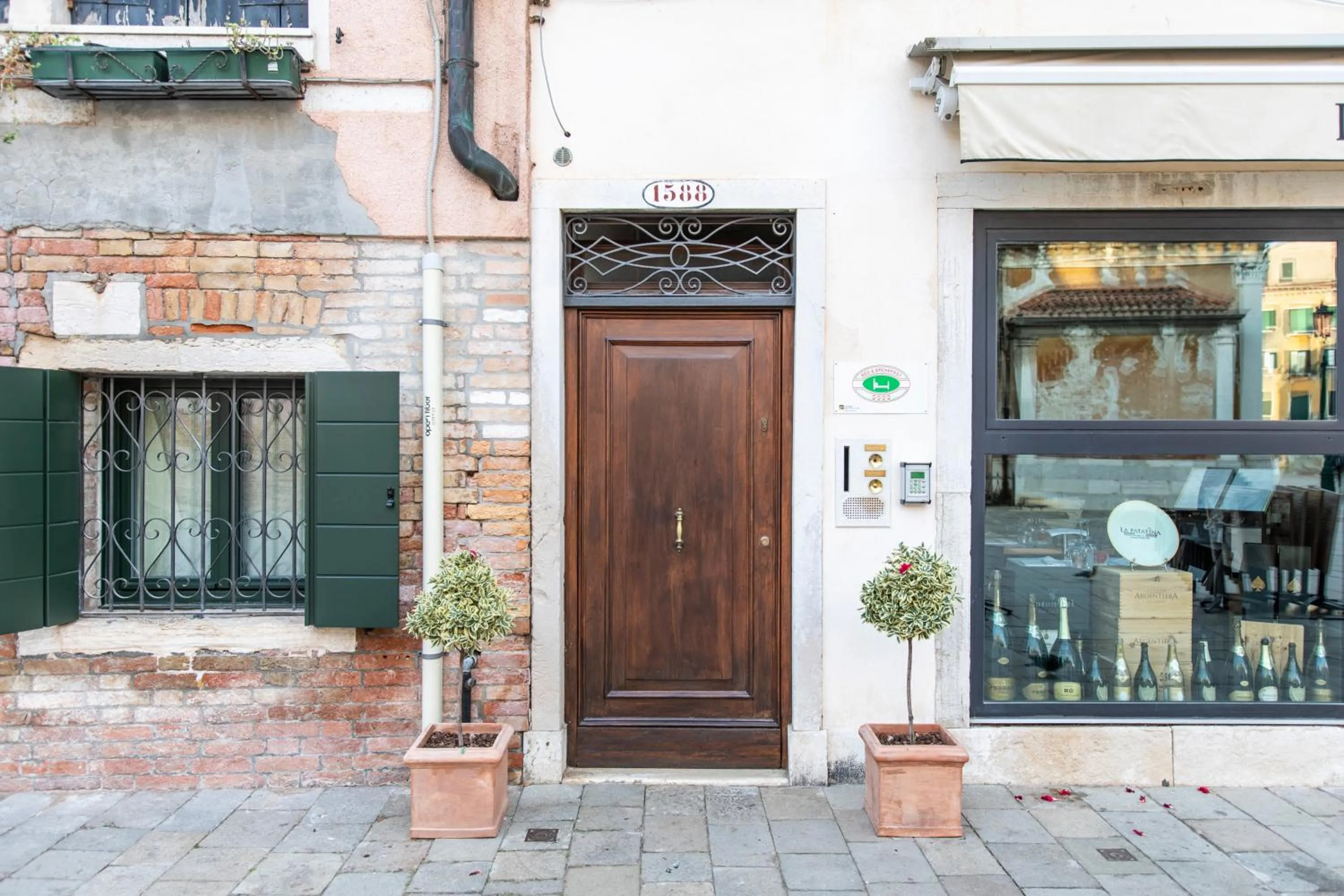 Facade/entrance in B&B Patatina