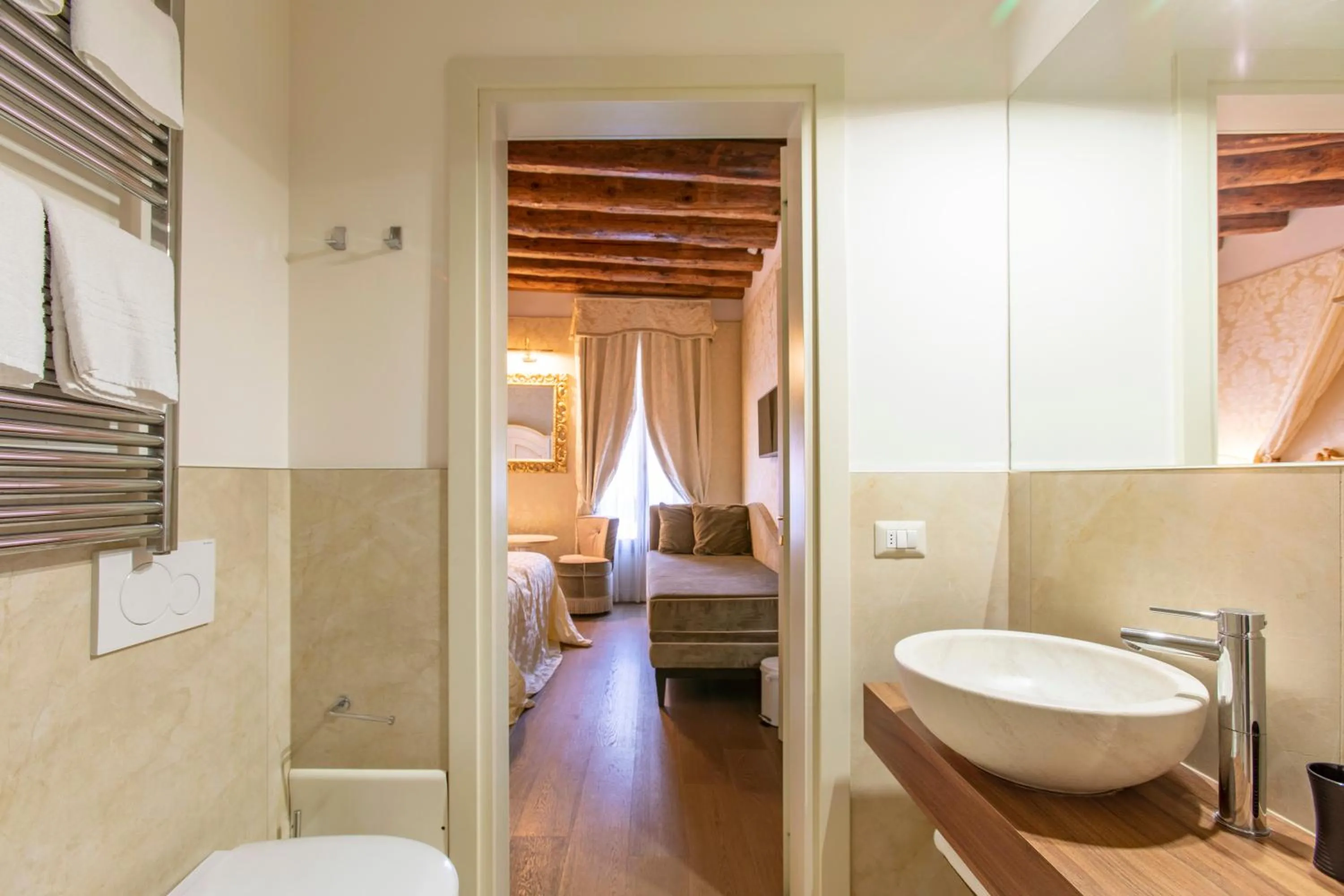 Bathroom, Bed in B&B Patatina