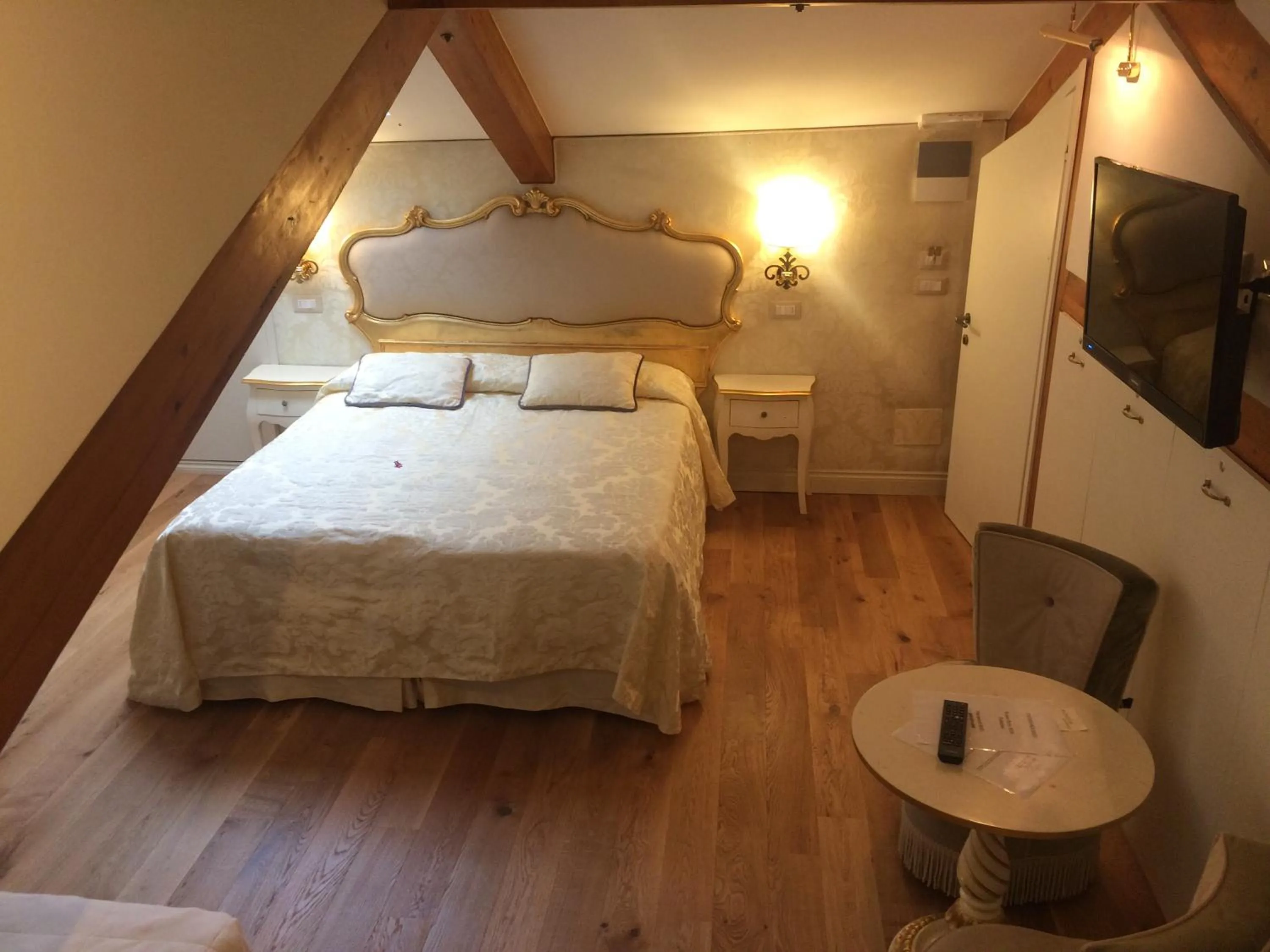 Photo of the whole room, Bed in B&B Patatina