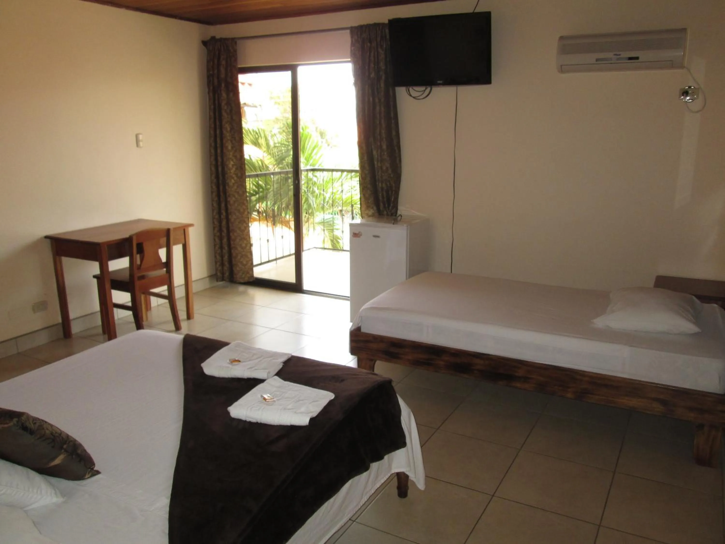 Day, Bed in Hotel La Punta