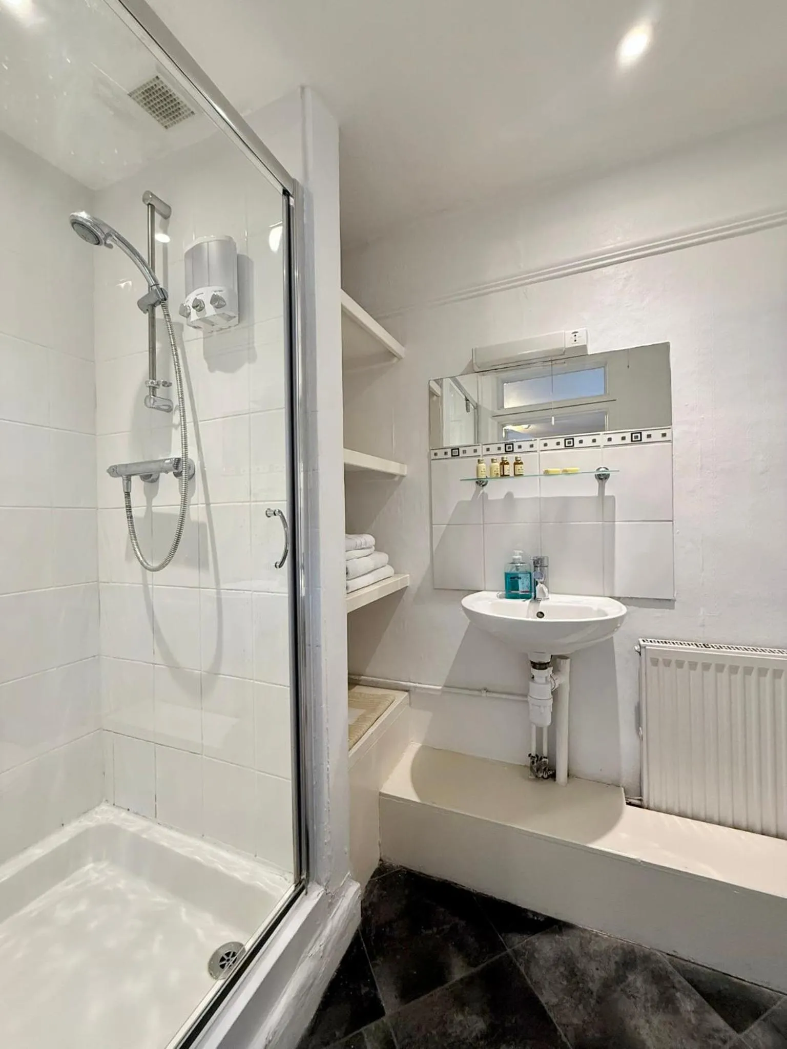 Shower in The Stonemasons Inn