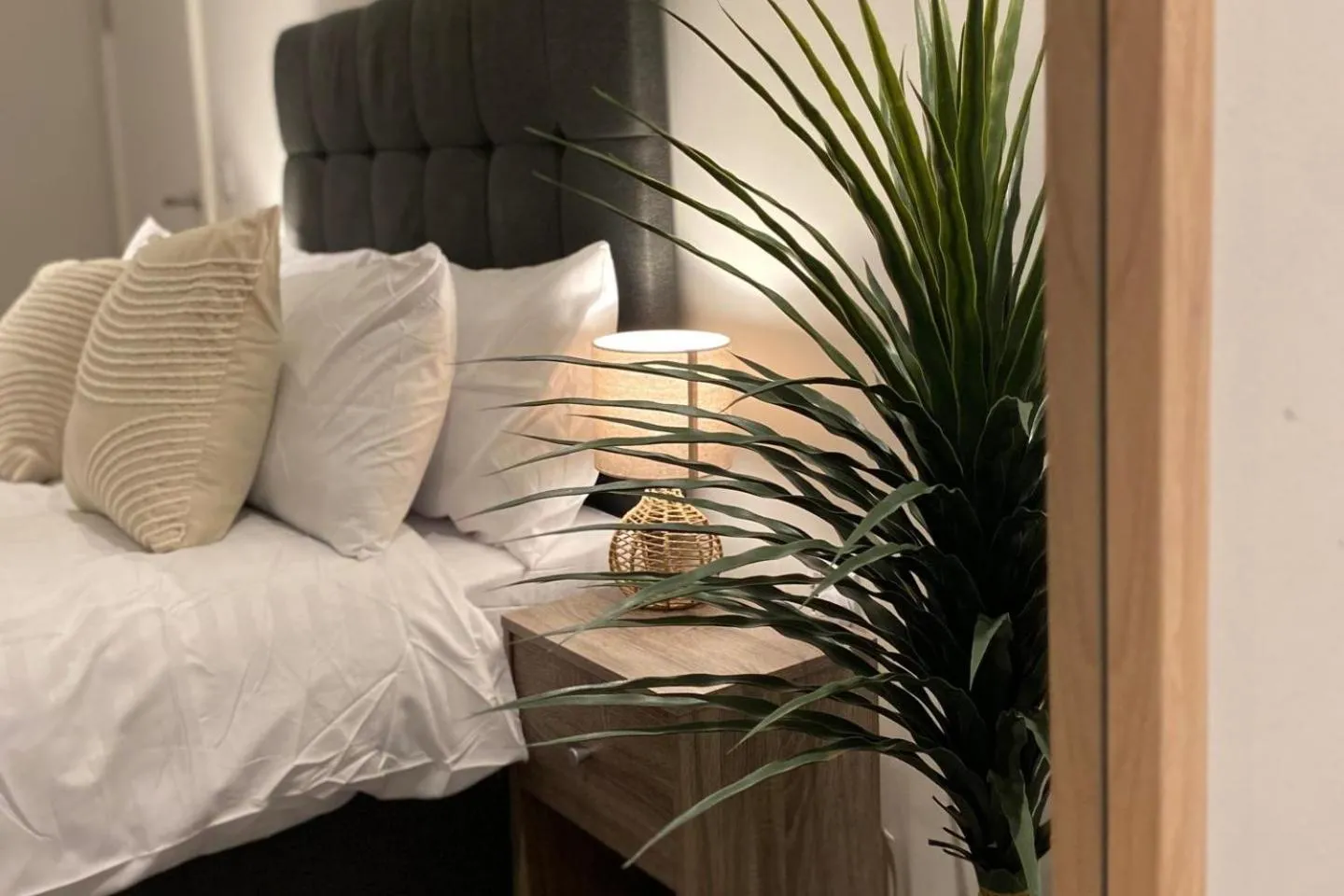 Central Apartment-Free Parking with Terrace-Gym