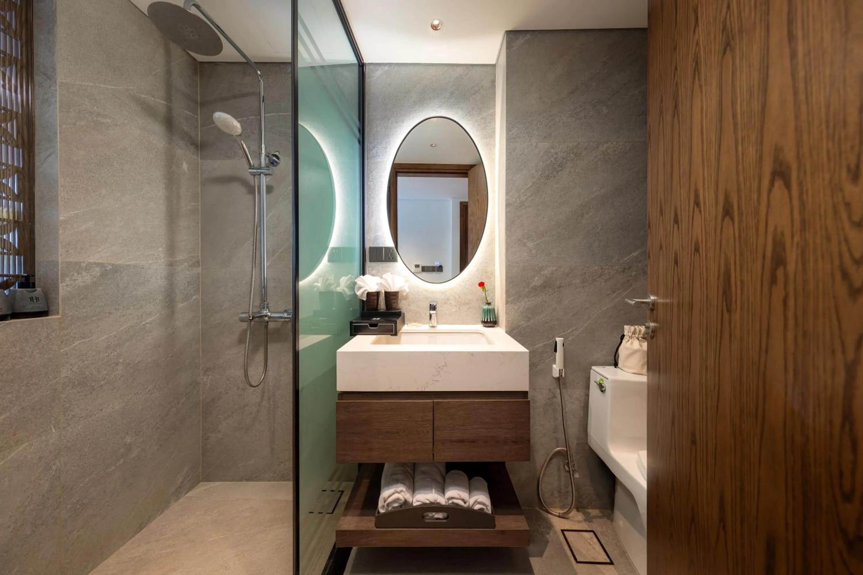 Shower in H Hôtel L'Art Hanoi