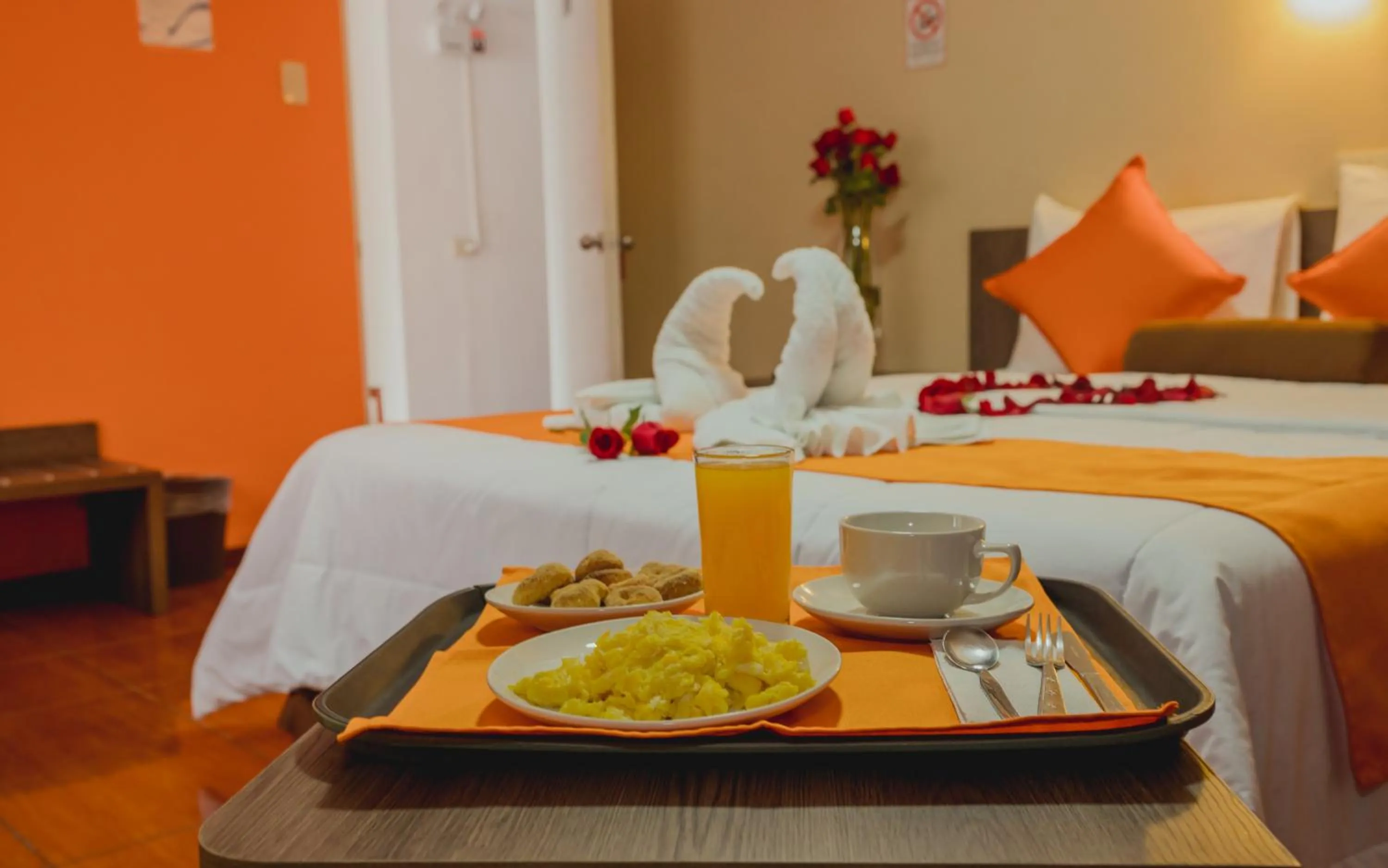 room service, Bed in Hotel Sol de Belén Cajamarca