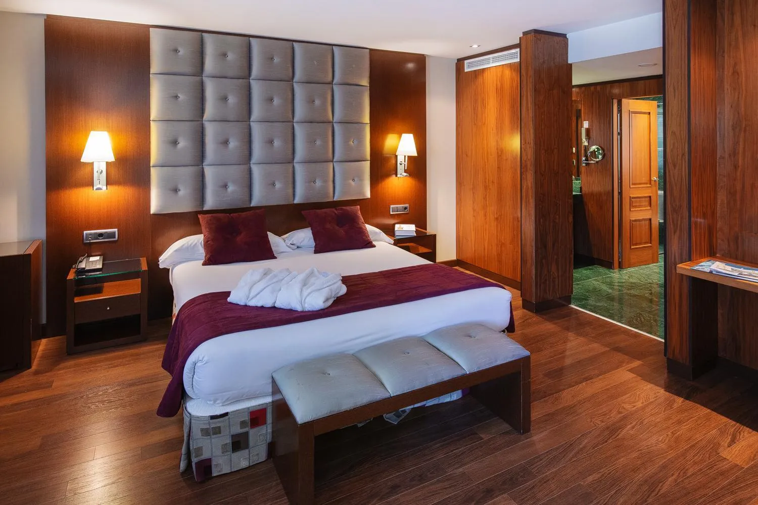 Bedroom, Bed in Hospedium Hotel Mirador de Gredos