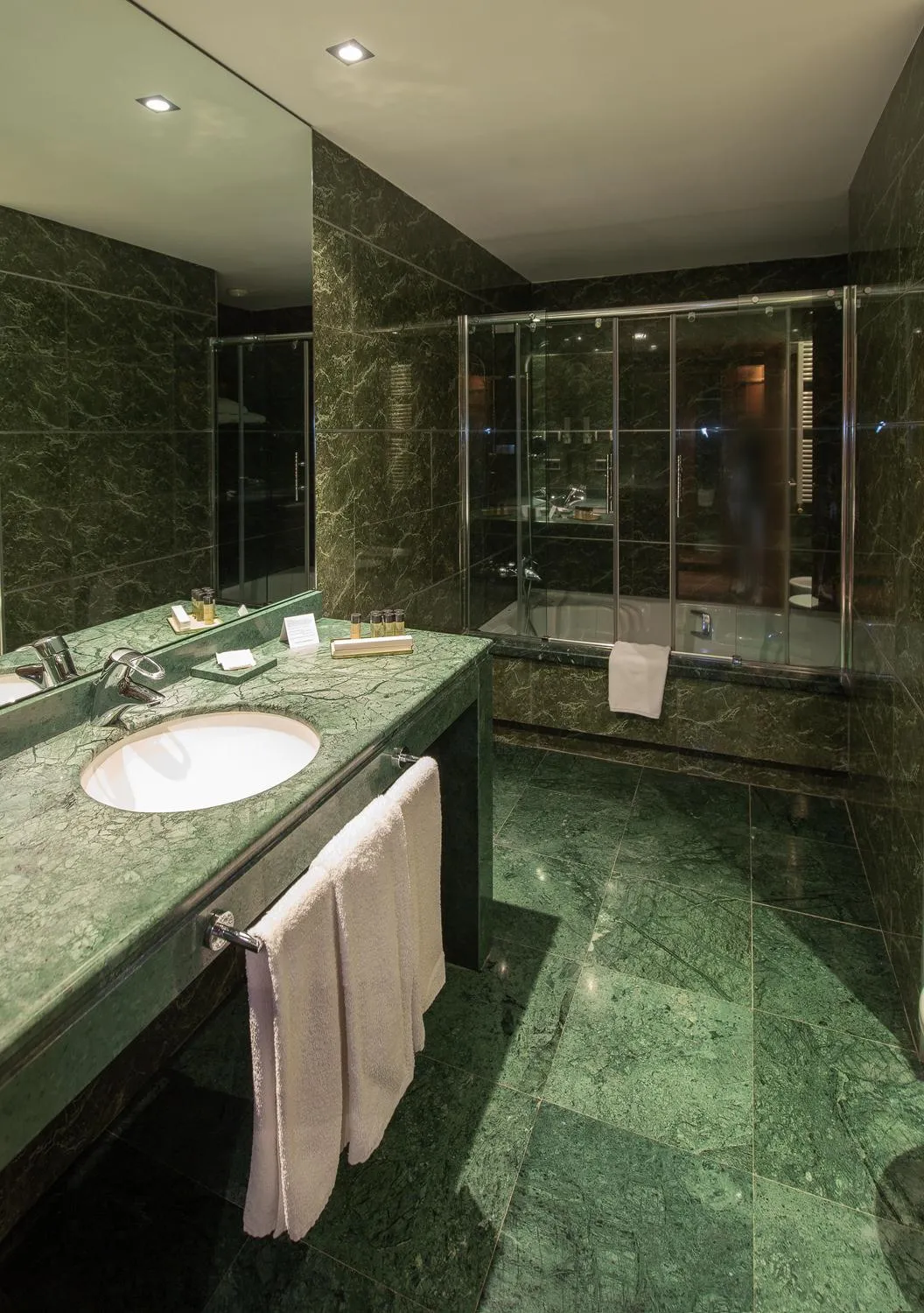 Bathroom in Hospedium Hotel Mirador de Gredos