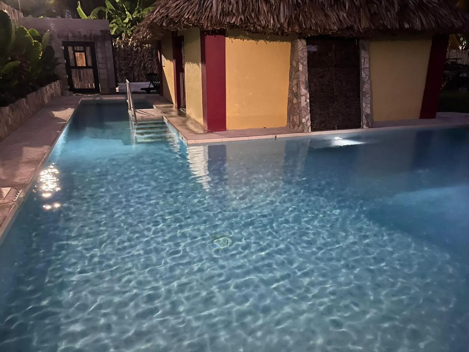 Swimming pool in Lamanai Hotel & Marina