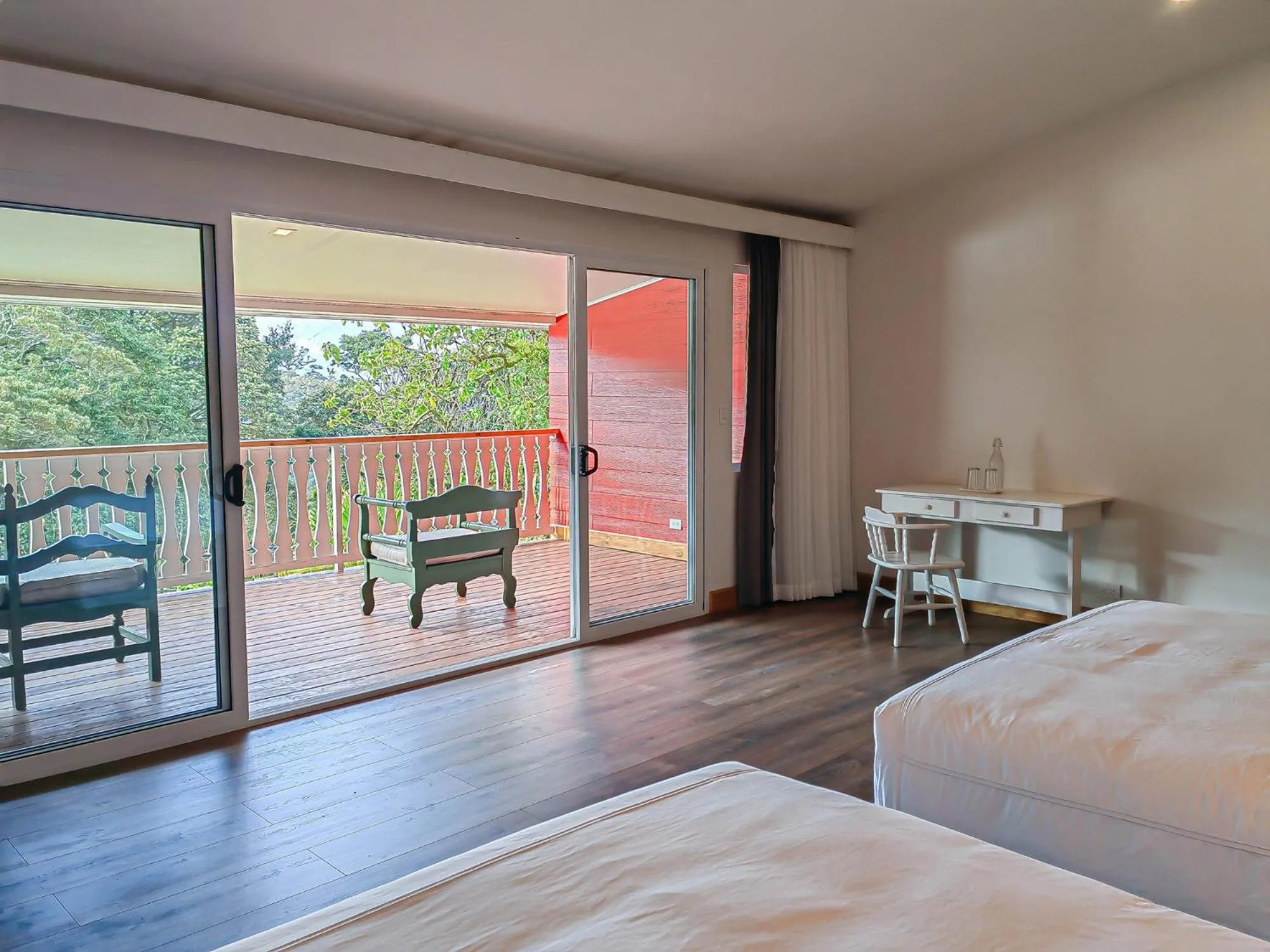 Bedroom, Bed in Cloud Forest Lodge