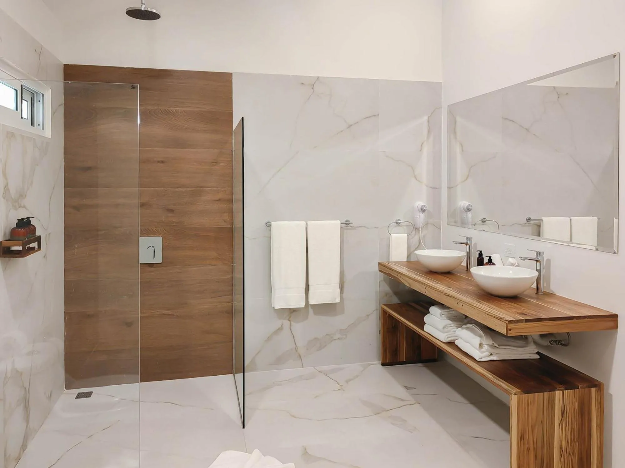 Bathroom in Cloud Forest Lodge