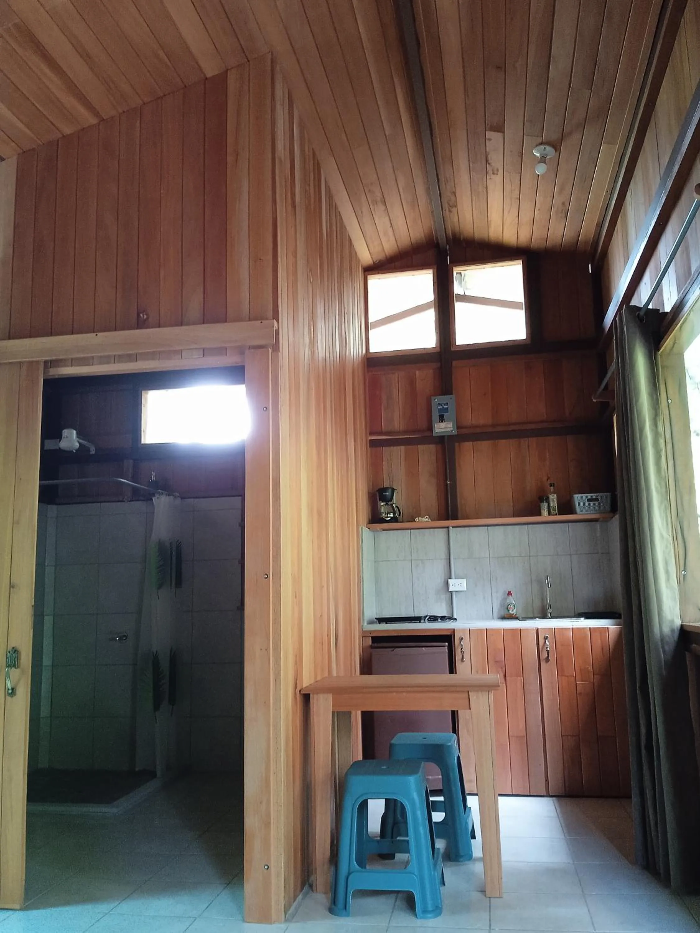 Kitchen or kitchenette in Cabañas Bajo Bosque Drake