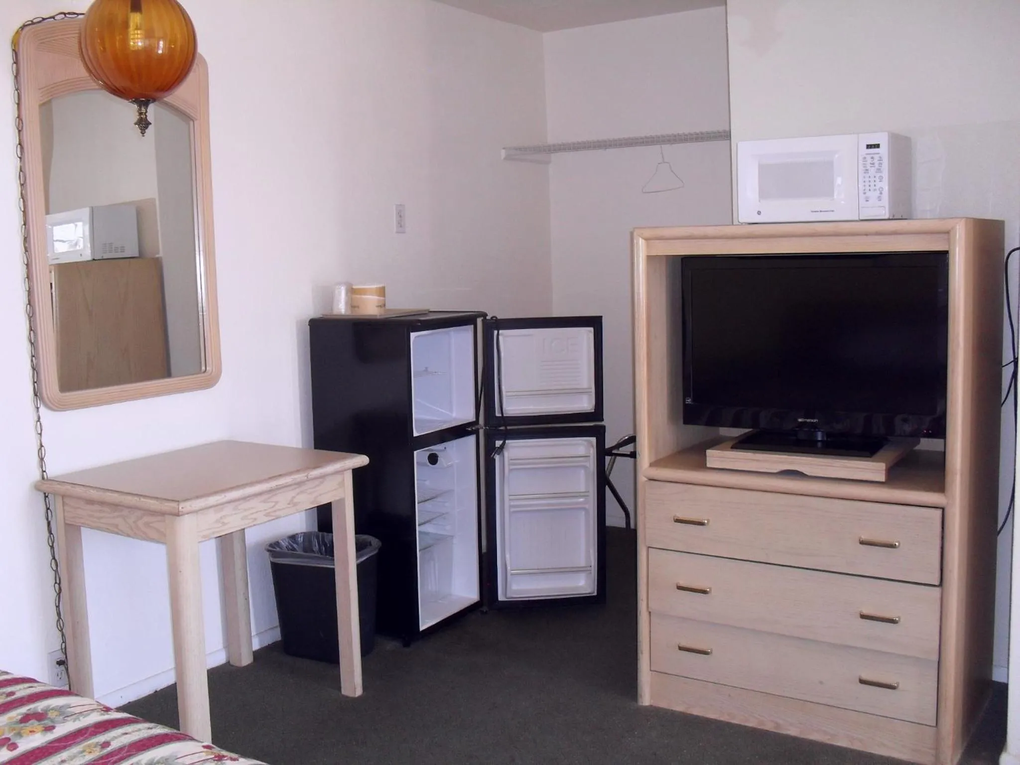 TV and multimedia in Budget Inn of Boron