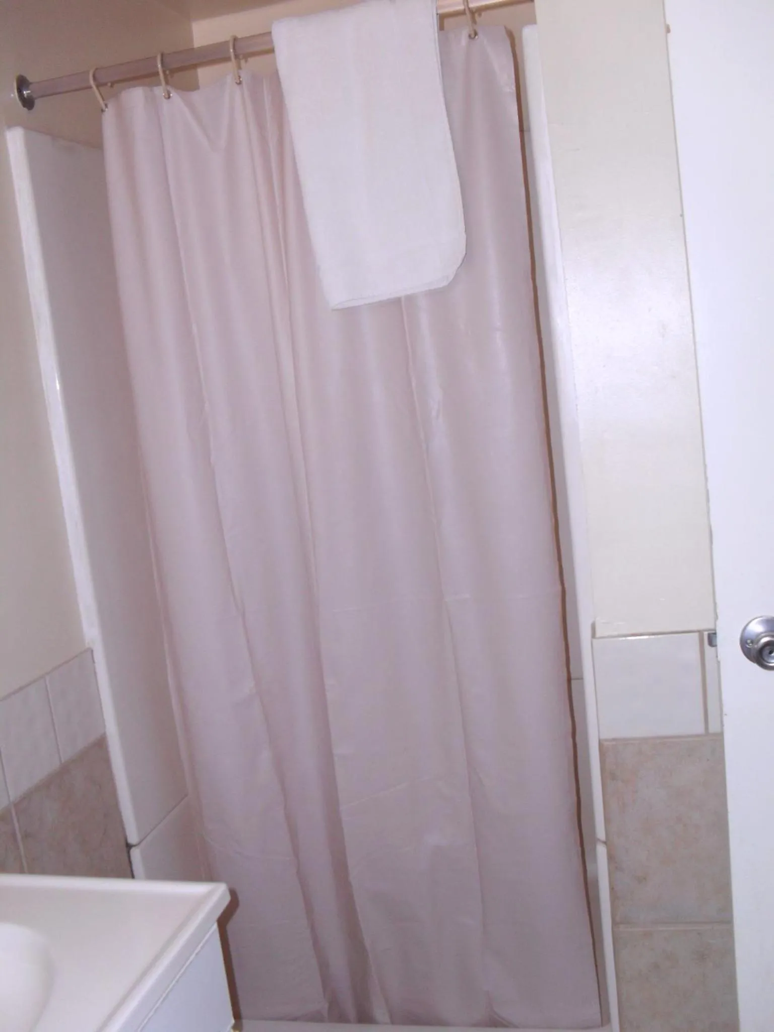 Shower in Budget Inn of Boron
