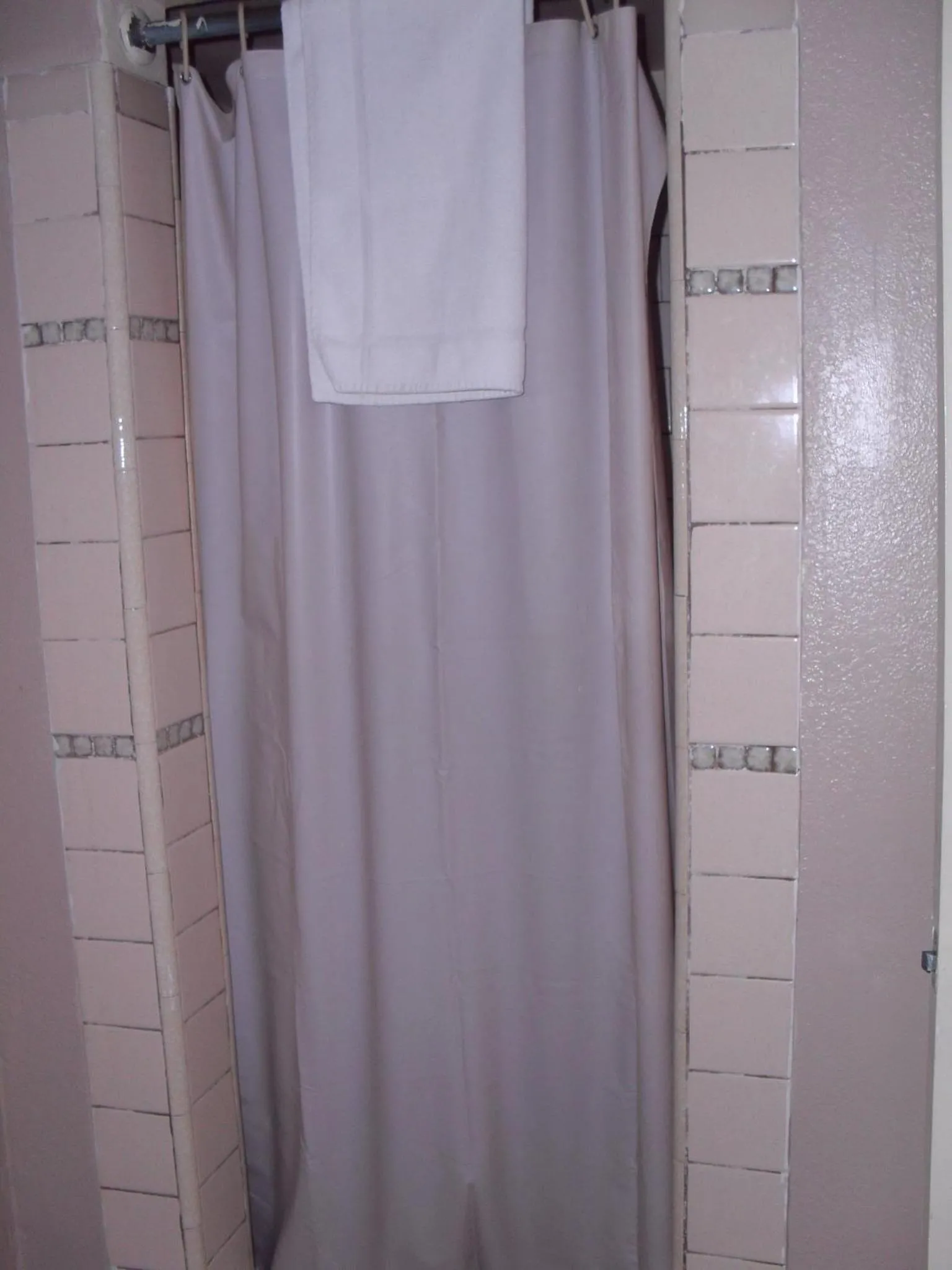Shower in Budget Inn of Boron