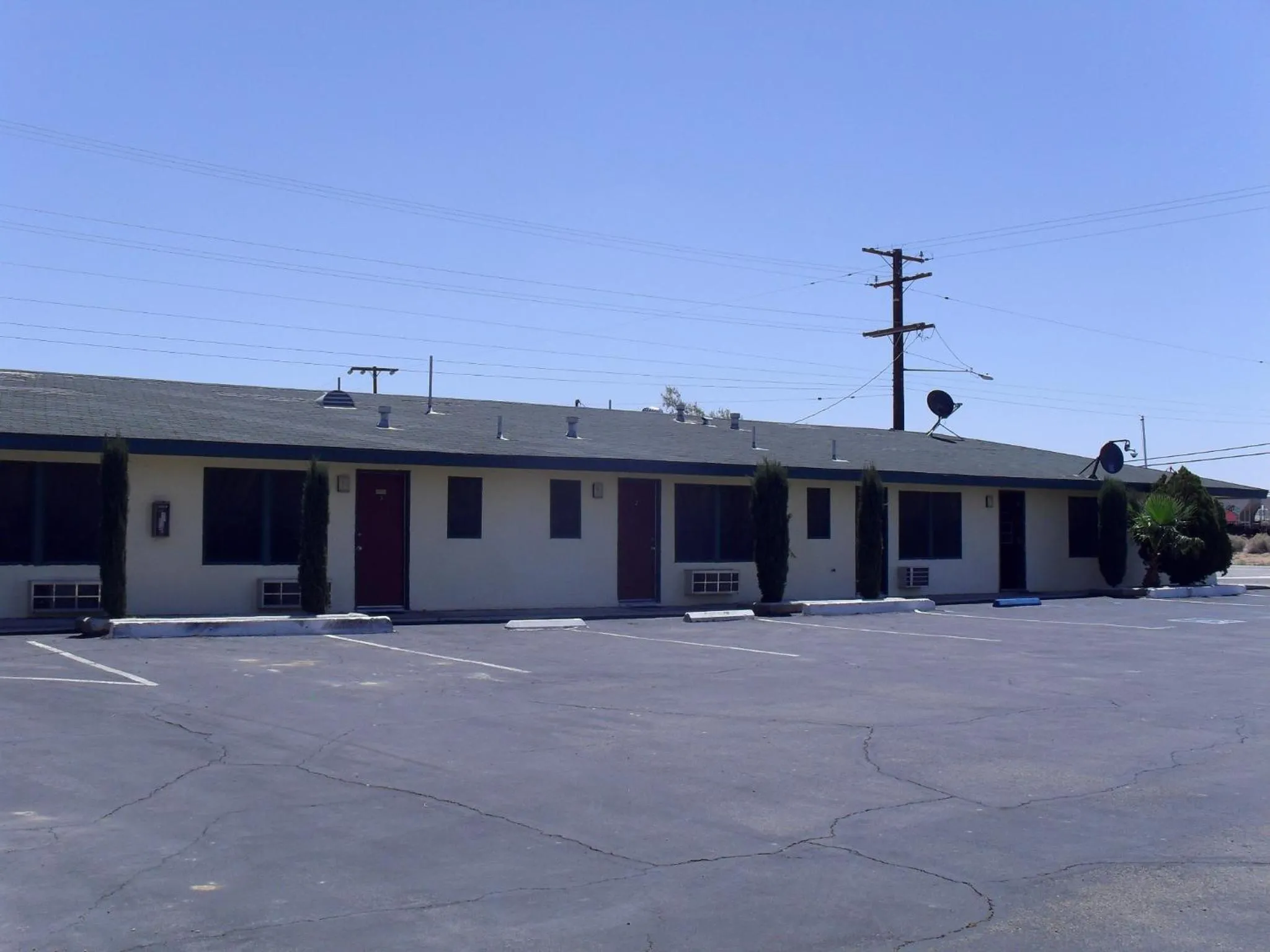 Property building in Budget Inn of Boron