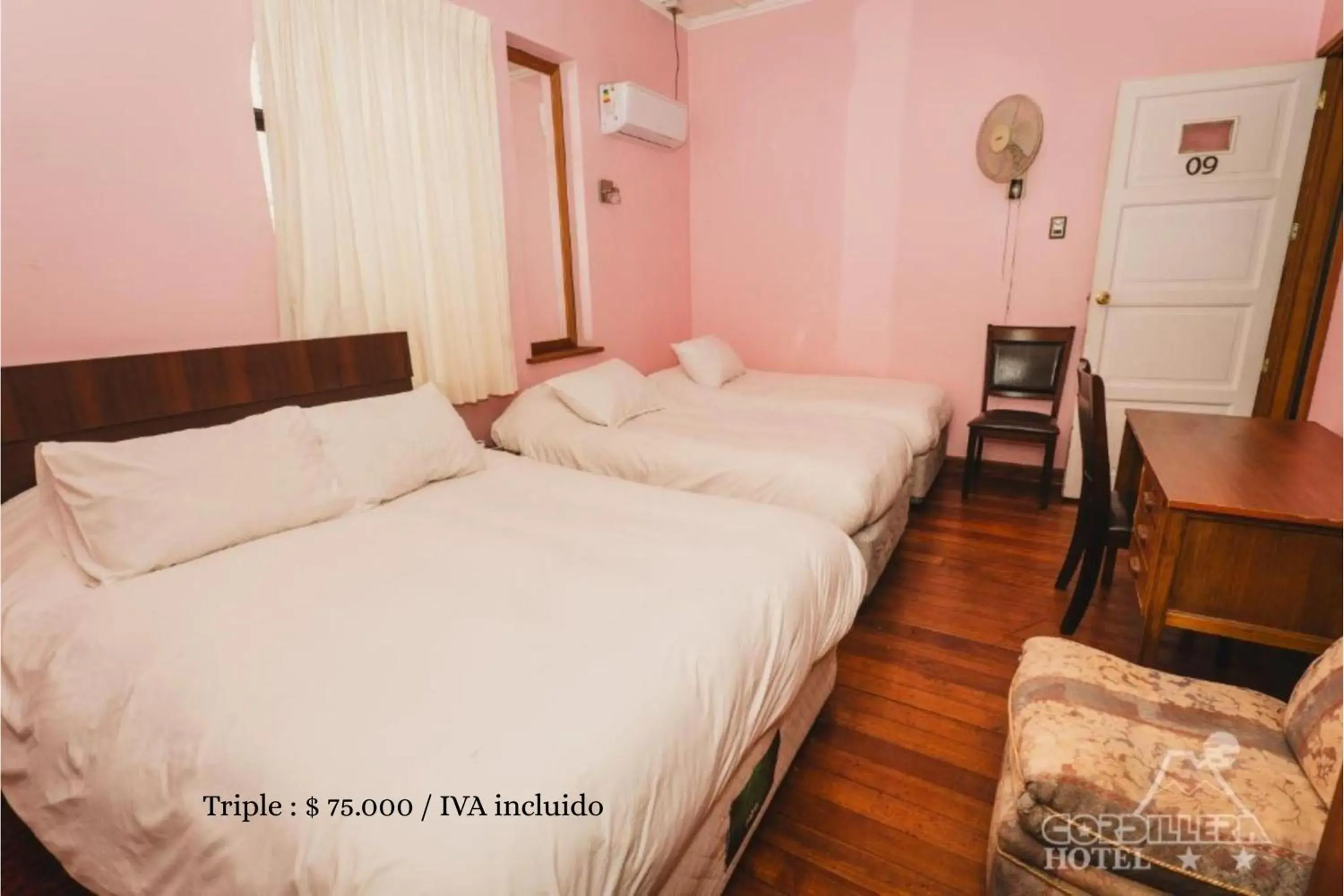 Triple Room in Hotel Cordillera Triple Room in Hotel Cordillera