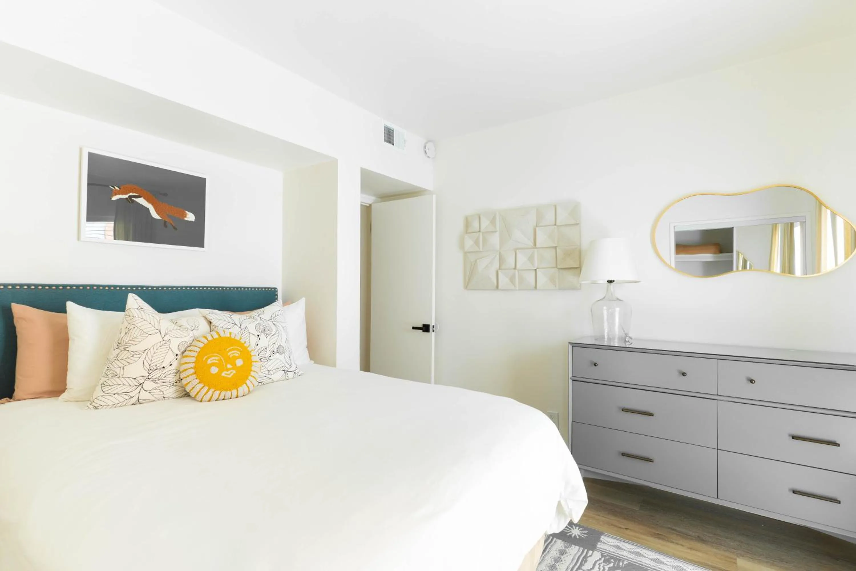 Bedroom, Bed in Beachwalk Villas