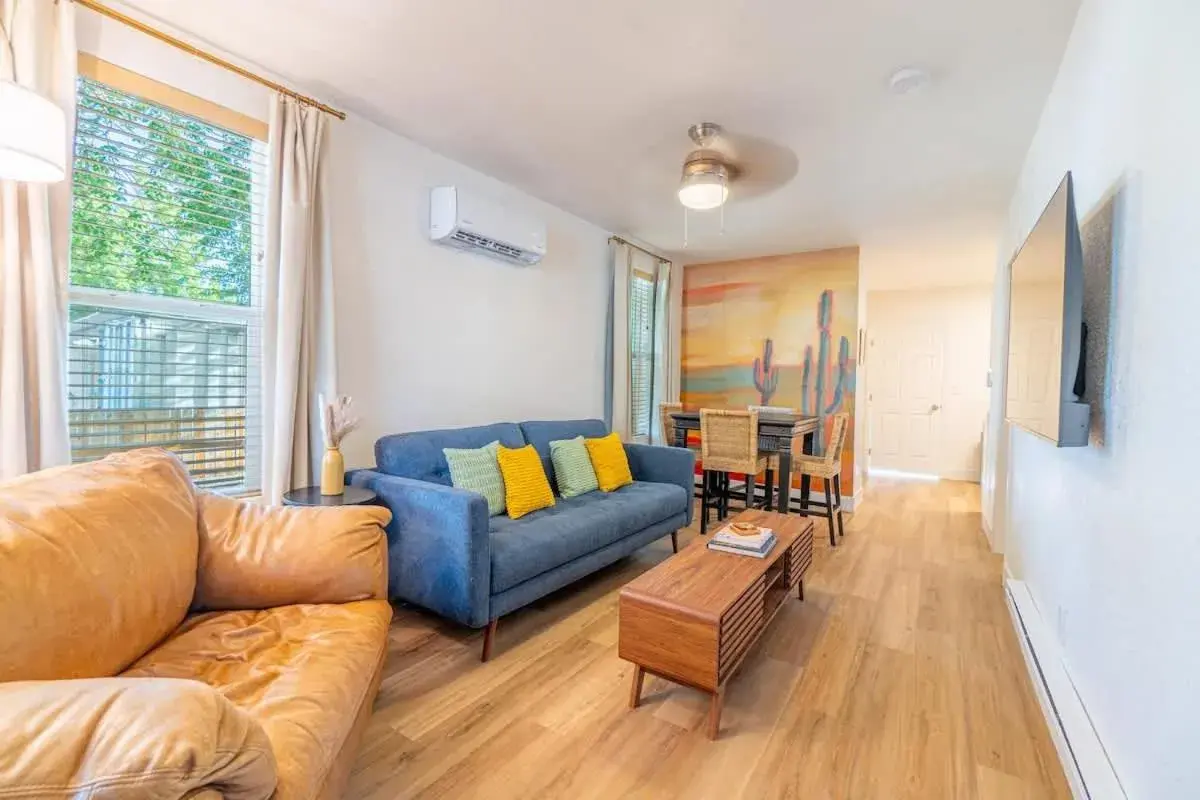 Charming Family 2BR Midtown Reno - Pets Welcome Charming Family 2BR Midtown Reno - Pets Welcome