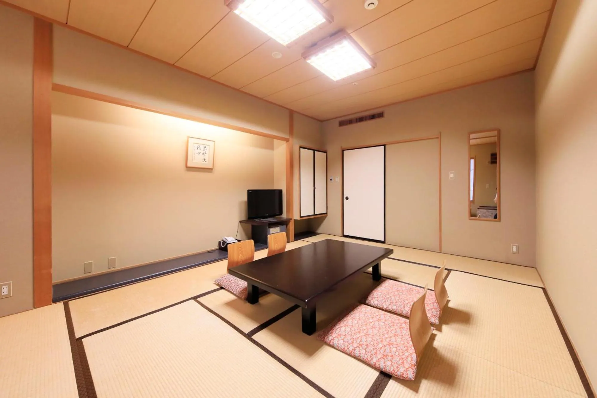 Photo of the whole room in Aishinkan